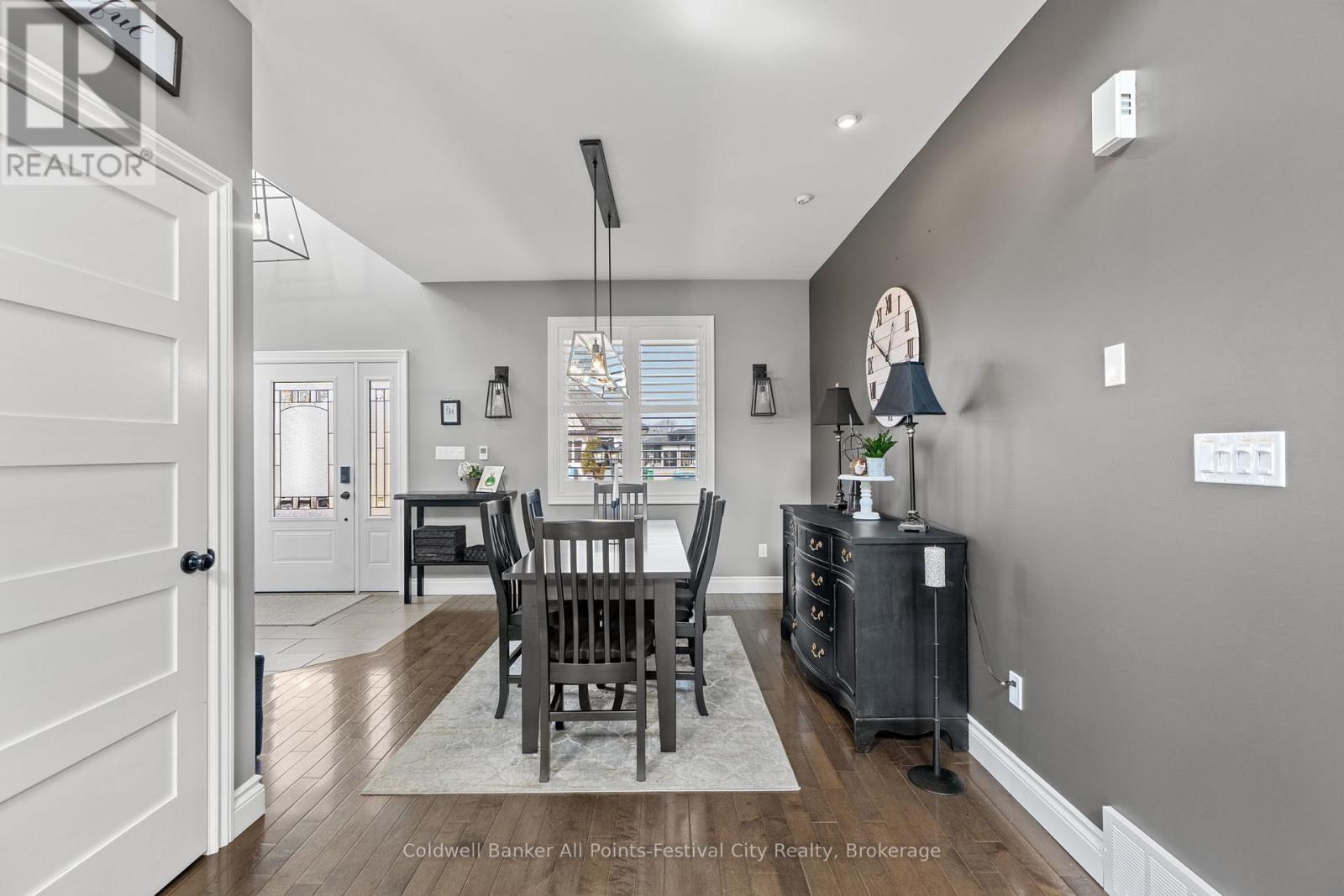 200 Picton Street E, Goderich (Goderich (Town)), ON - Indoor Photo Showing Dining Room