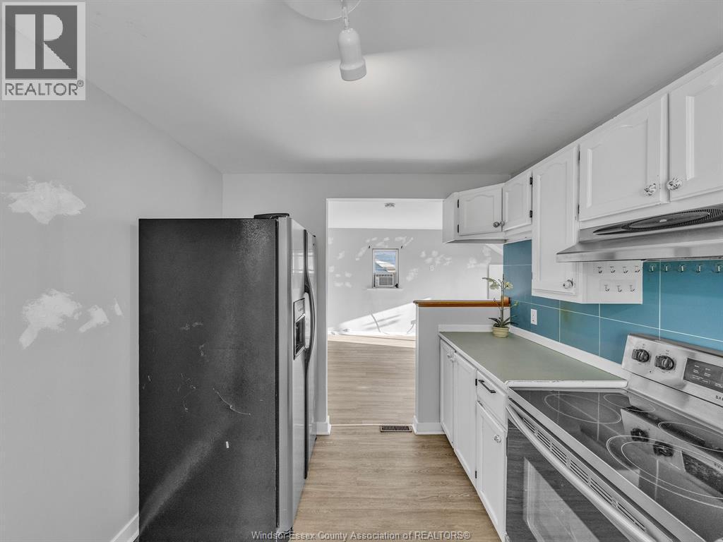 1453 Marentette, Windsor, ON - Indoor Photo Showing Kitchen