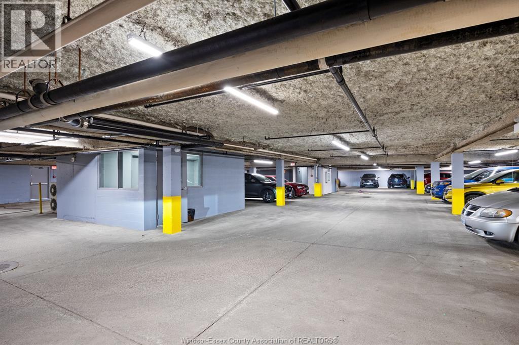 1500 Ouellette Unit# 405, Windsor, ON - Indoor Photo Showing Garage