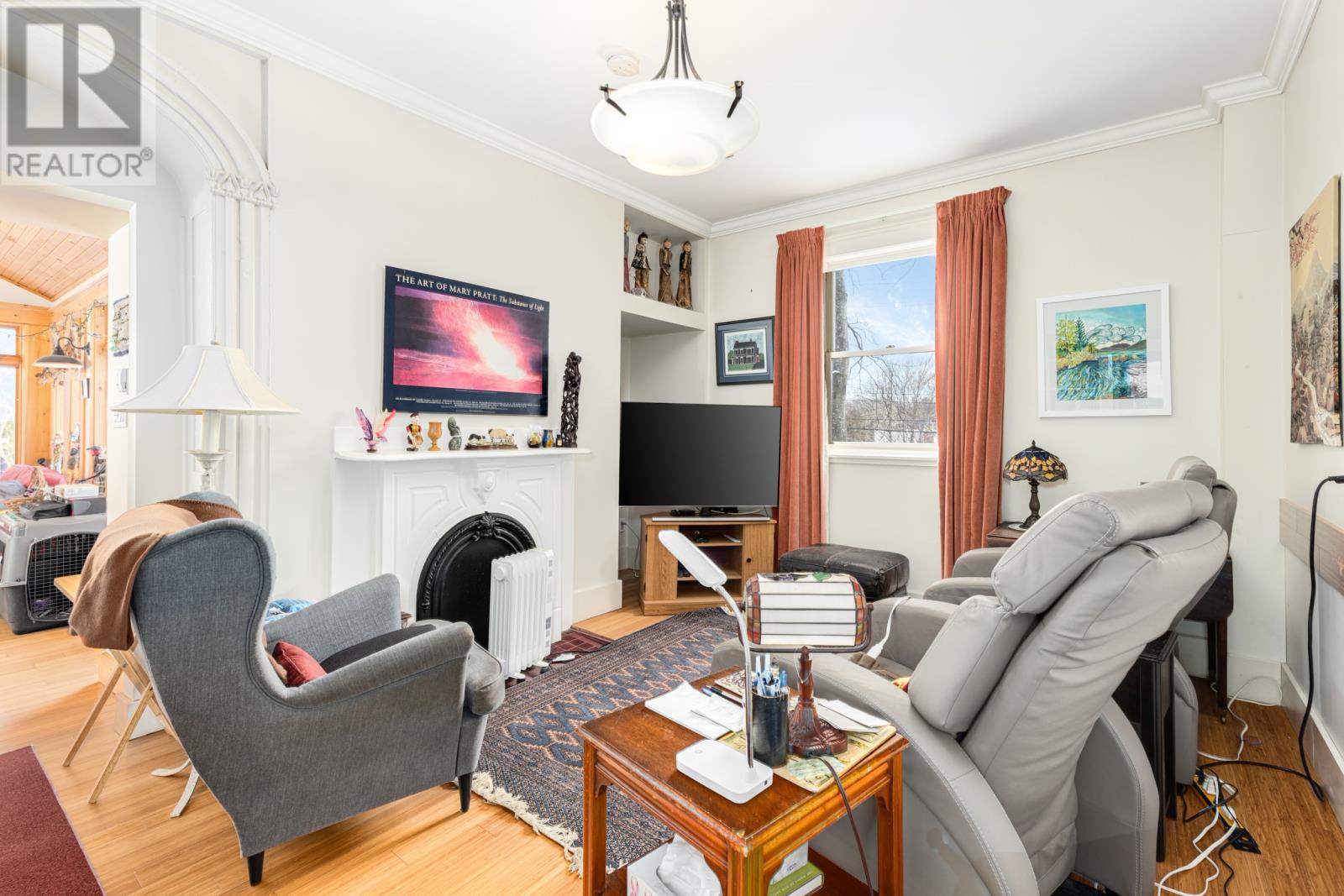 54 Circular Road, St. John'S, NL - Indoor Photo Showing Living Room