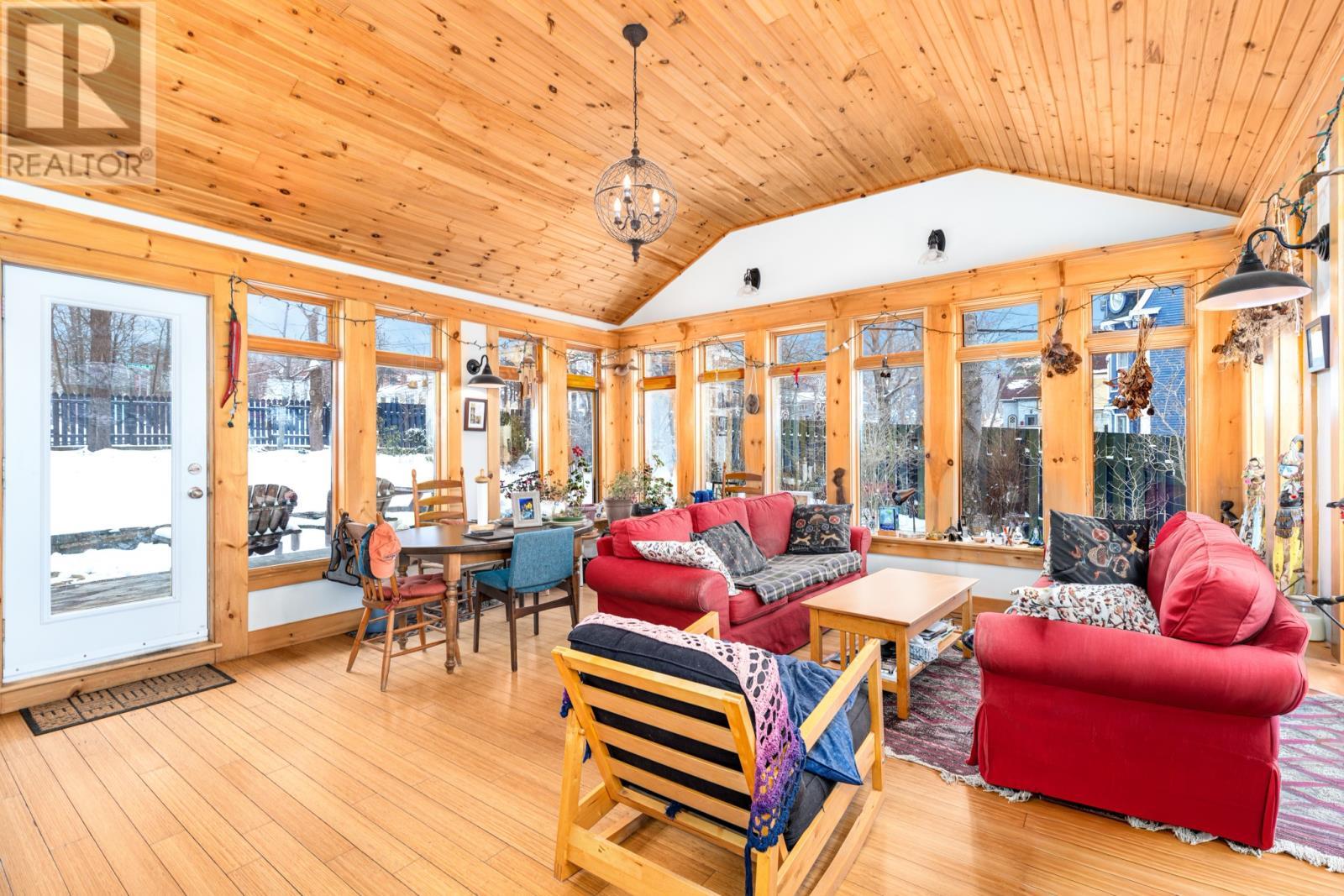 54 Circular Road, St. John'S, NL - Indoor Photo Showing Living Room