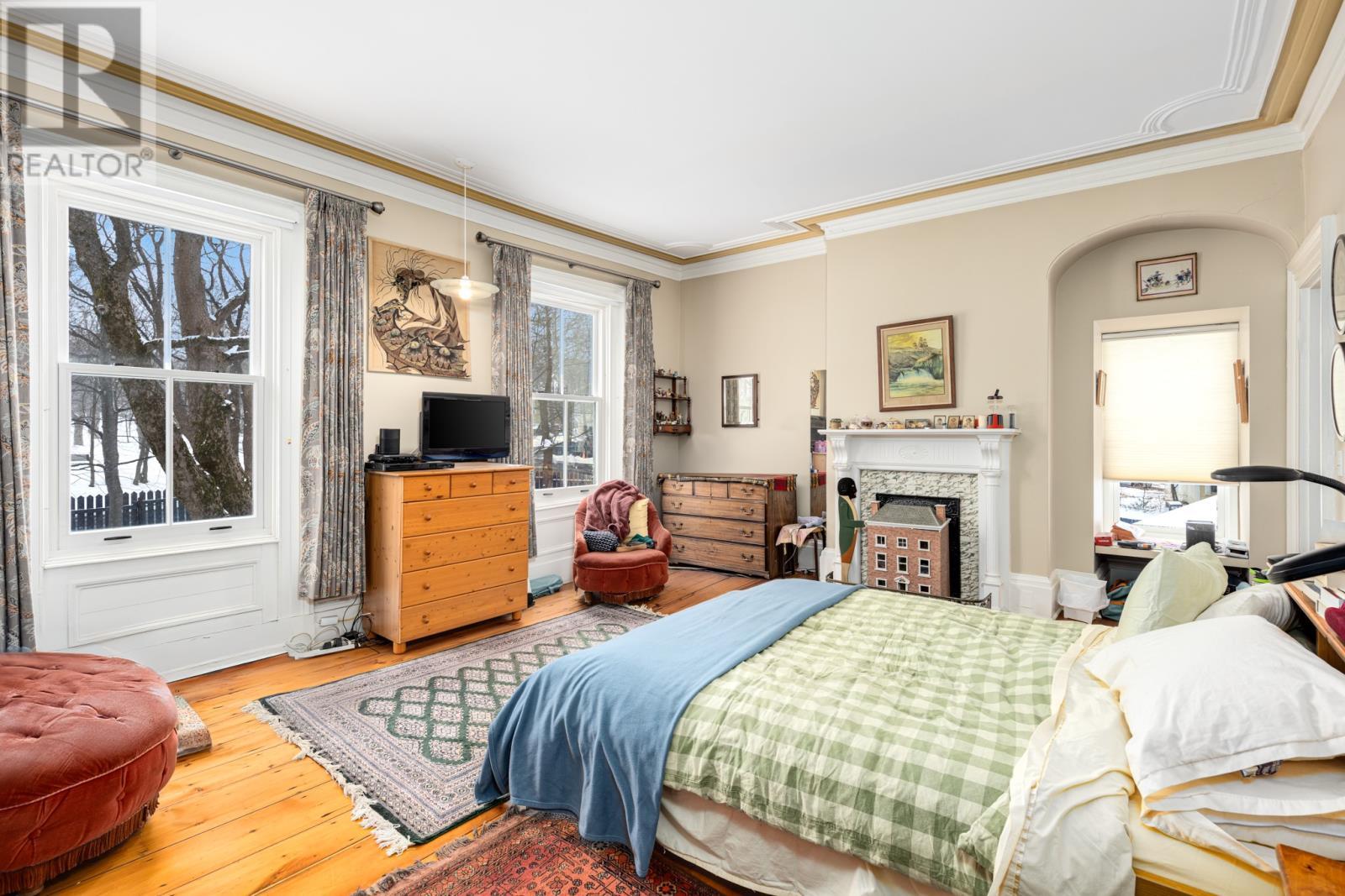 54 Circular Road, St. John'S, NL - Indoor Photo Showing Bedroom With Fireplace