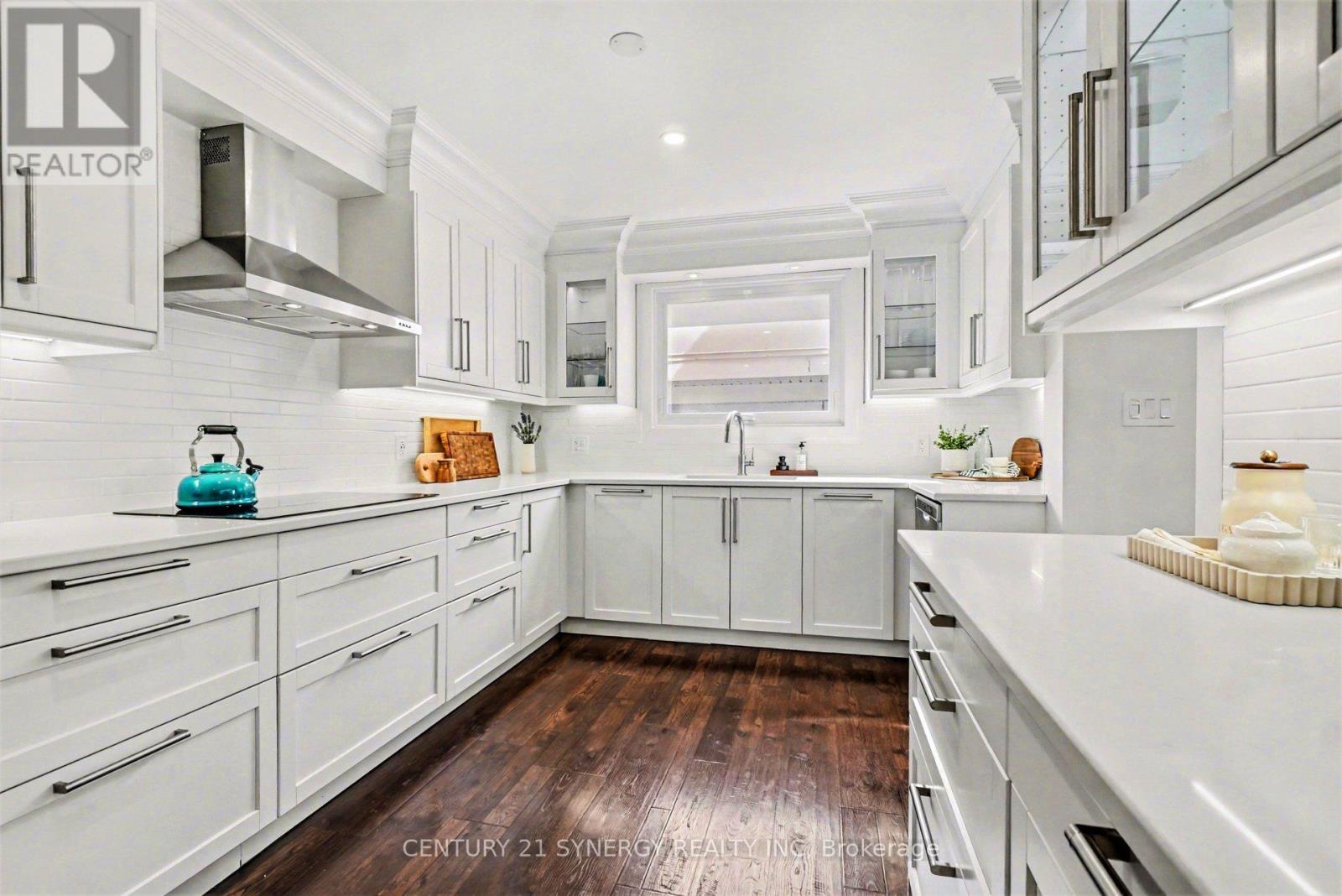 286 Westhill Avenue, Ottawa, ON - Indoor Photo Showing Kitchen With Upgraded Kitchen
