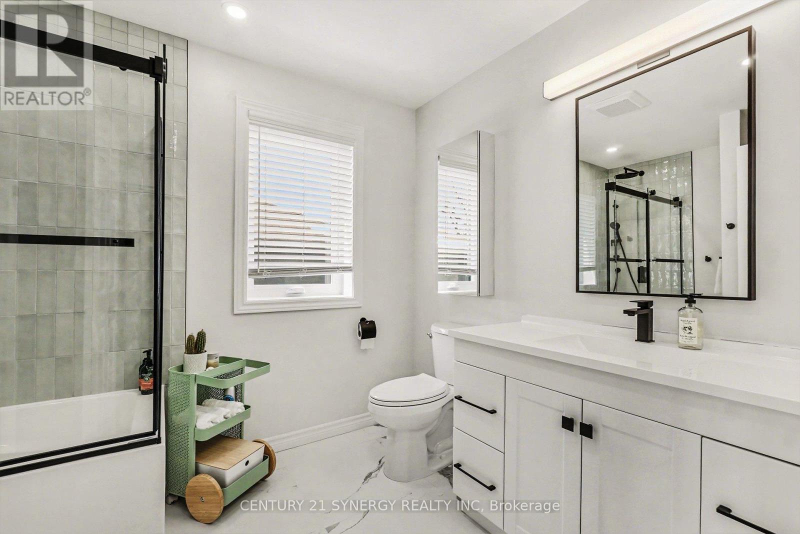 Main Bathroom - 286 Westhill Avenue, Ottawa, ON - Indoor Photo Showing Bathroom