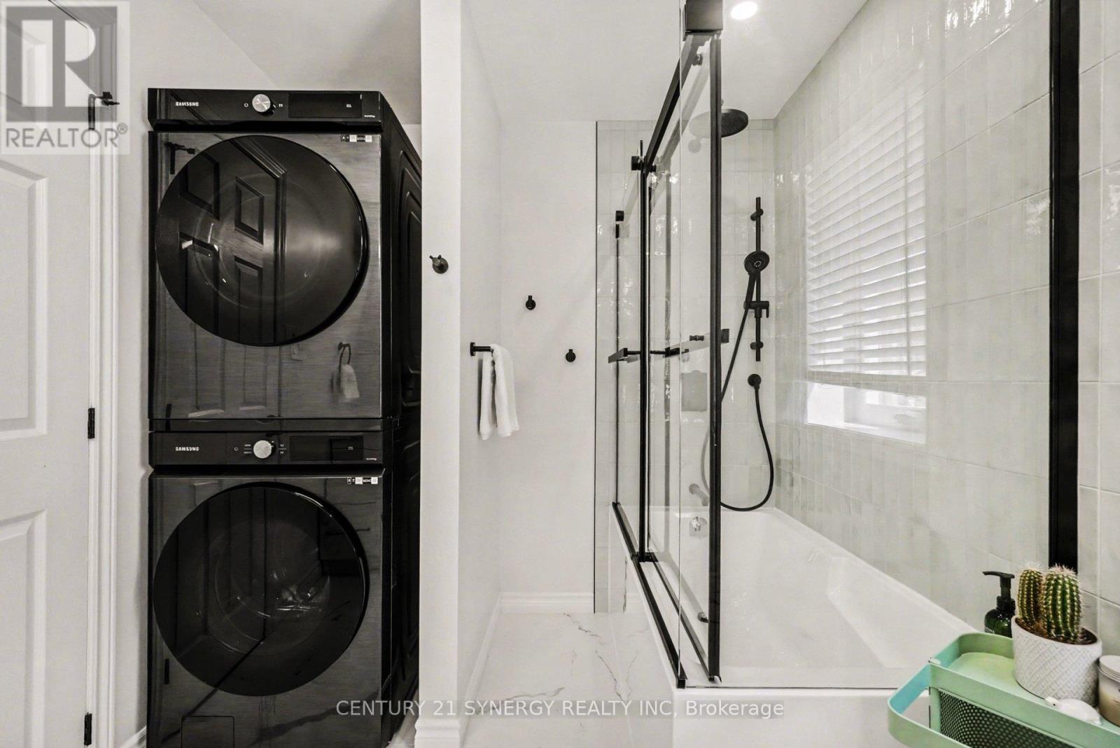 Main Bathroom - 286 Westhill Avenue, Ottawa, ON - Indoor Photo Showing Laundry Room