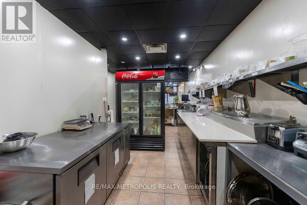 24 Simcoe Street N, Oshawa, ON