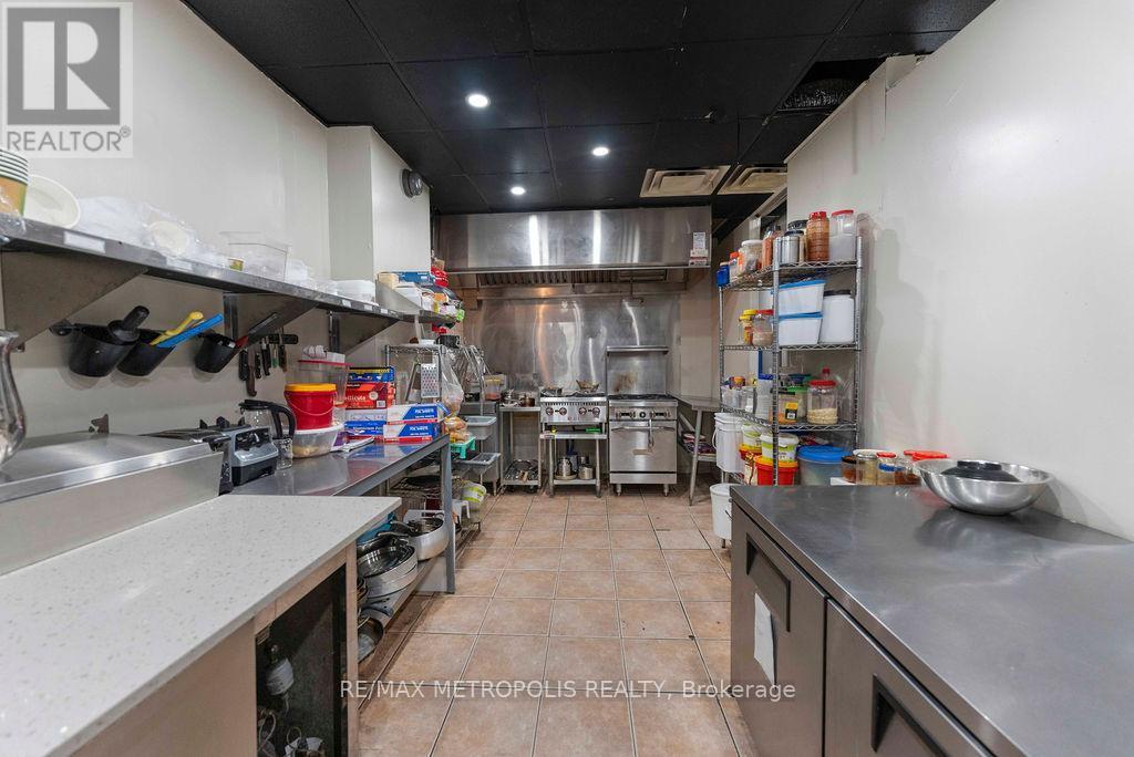 24 Simcoe Street N, Oshawa, ON