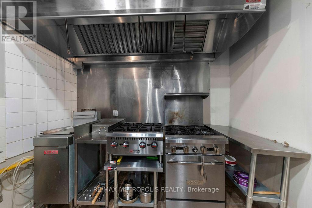 24 Simcoe Street N, Oshawa, ON