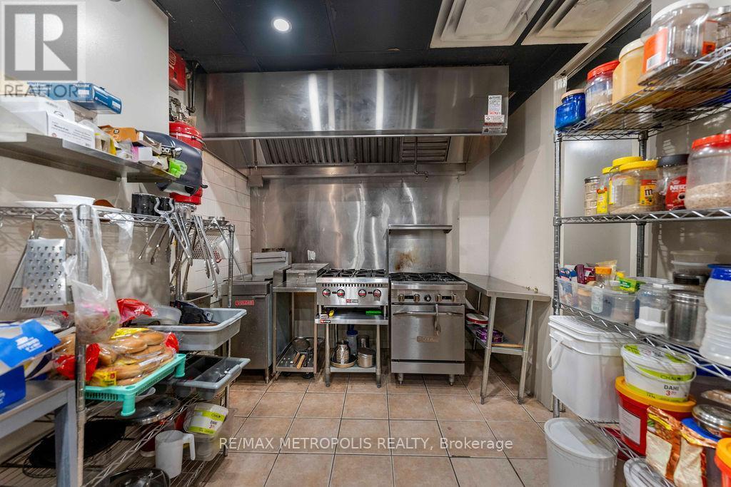 24 Simcoe Street N, Oshawa, ON