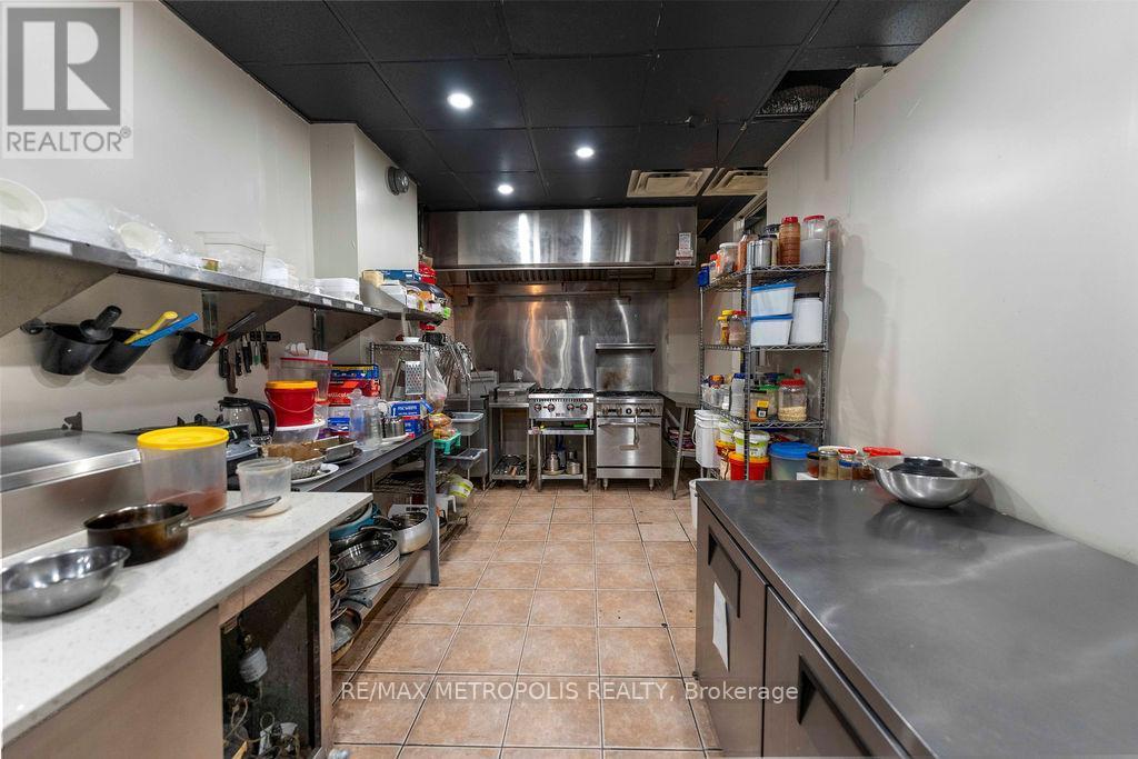 24 Simcoe Street N, Oshawa, ON