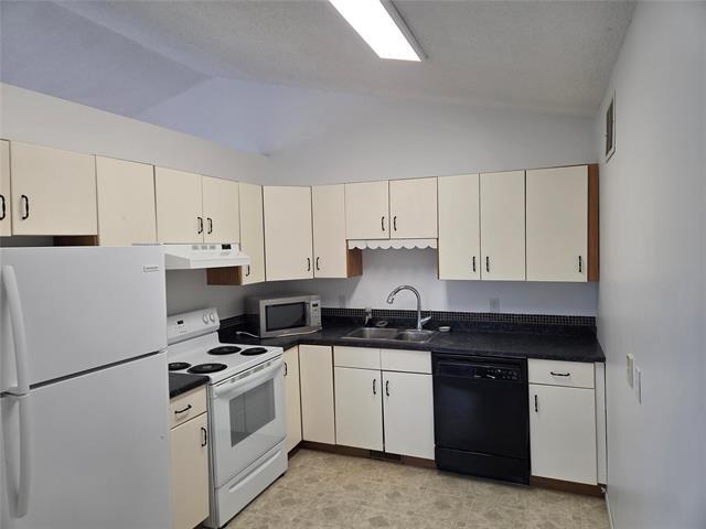 15 Middle Dr, Winnipeg Beach, MB