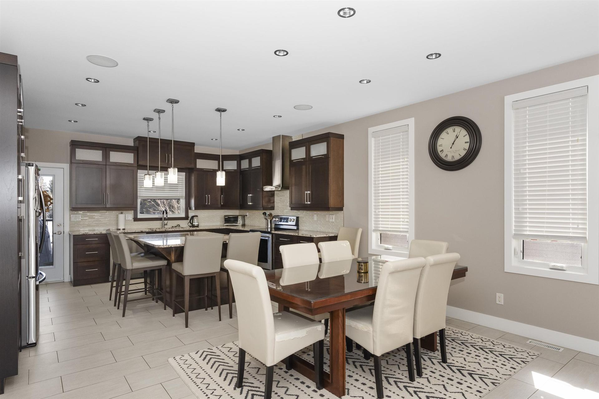 216 Cougar Crescent, Thunder Bay, ON - Indoor Photo Showing Dining Room