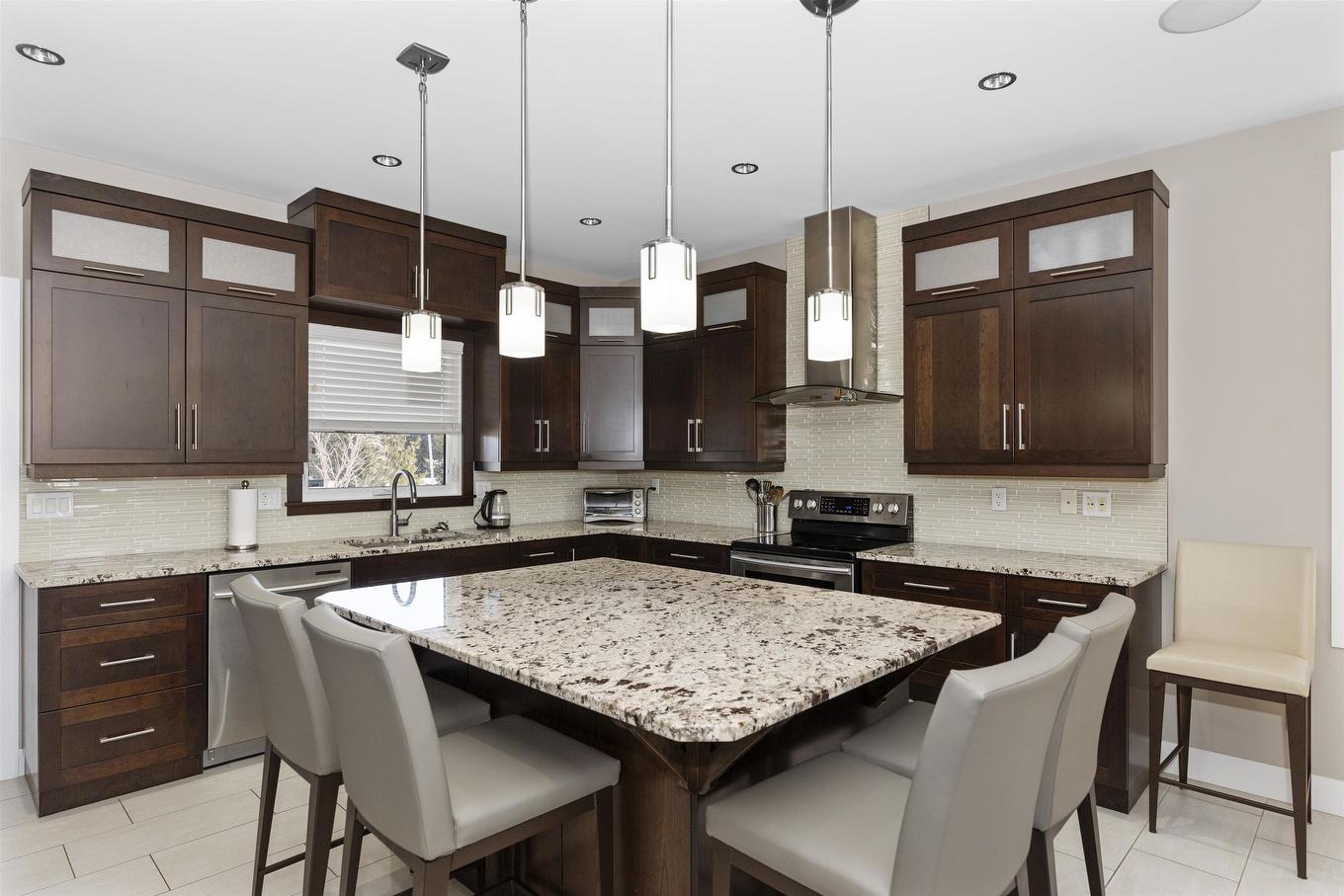 216 Cougar Crescent, Thunder Bay, ON