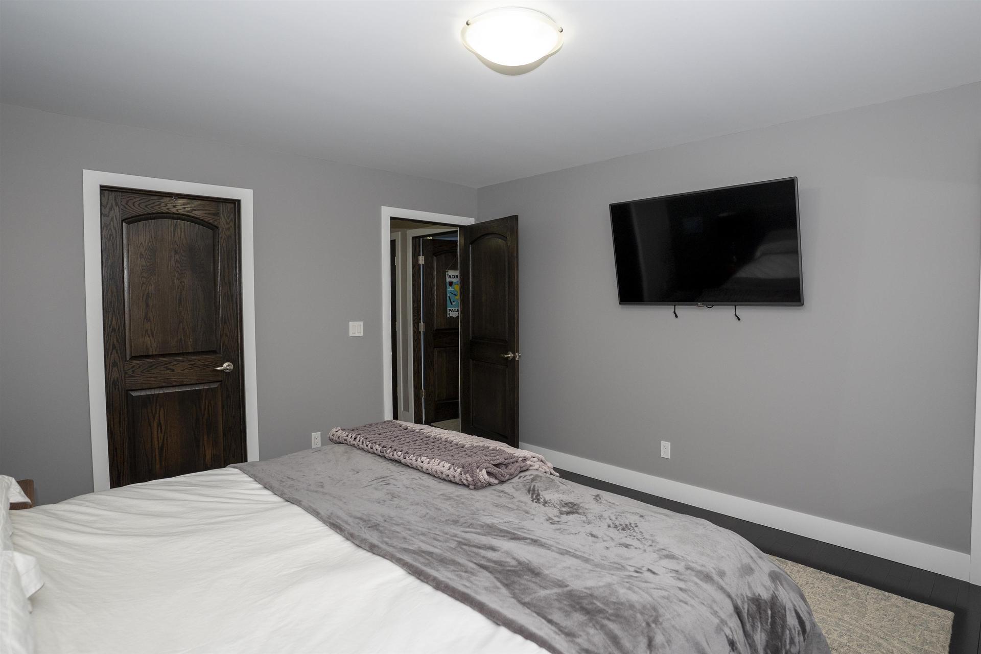 216 Cougar Crescent, Thunder Bay, ON - Indoor Photo Showing Bedroom