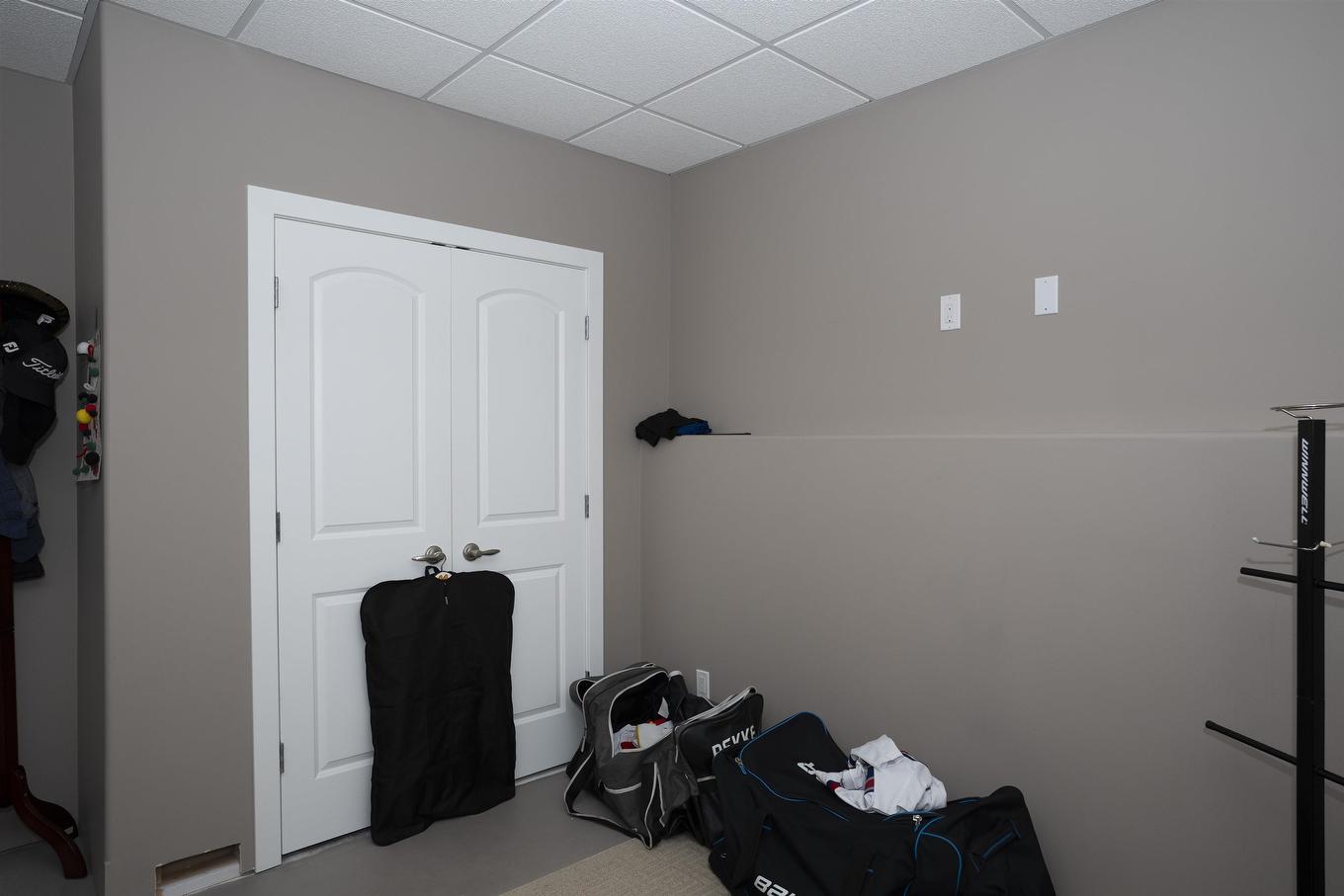 216 Cougar Crescent, Thunder Bay, ON - Indoor