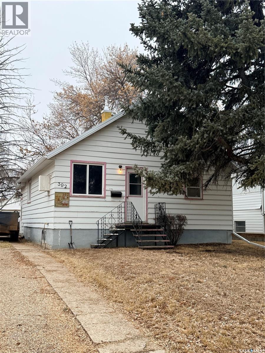 392 9Th Avenue Nw, Swift Current, SK - Outdoor