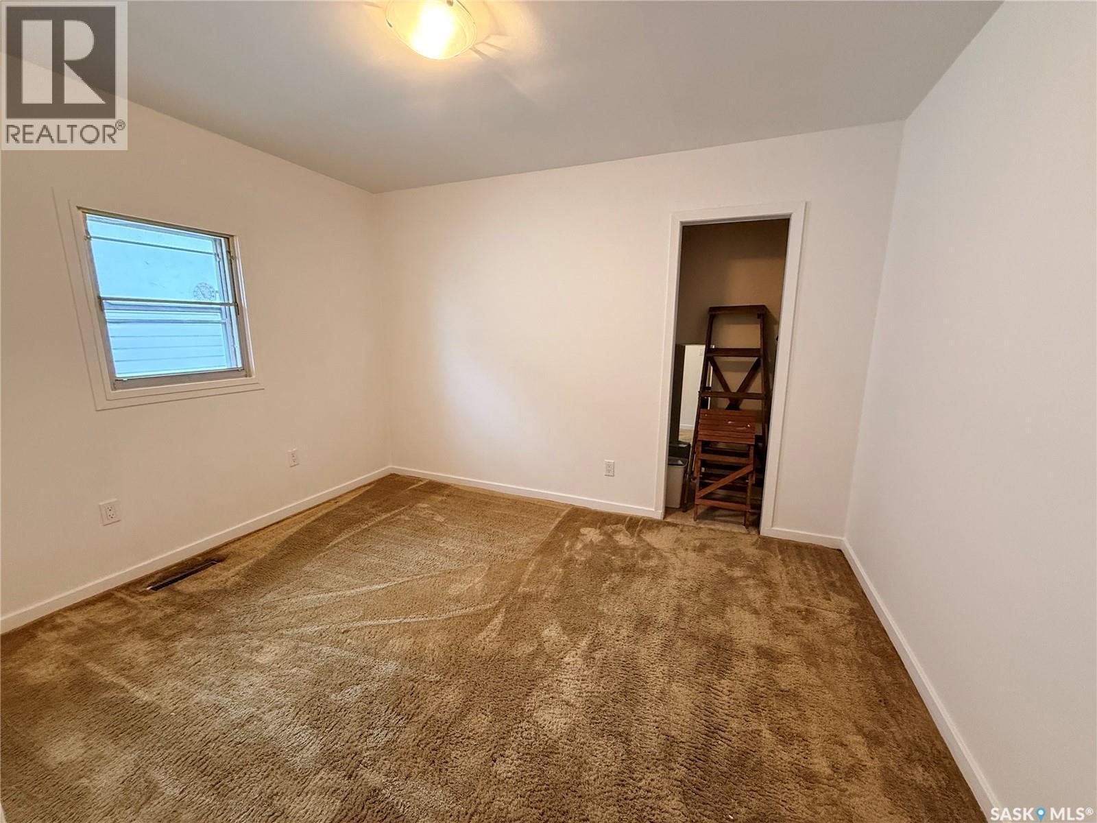 392 9Th Avenue Nw, Swift Current, SK - Indoor Photo Showing Other Room