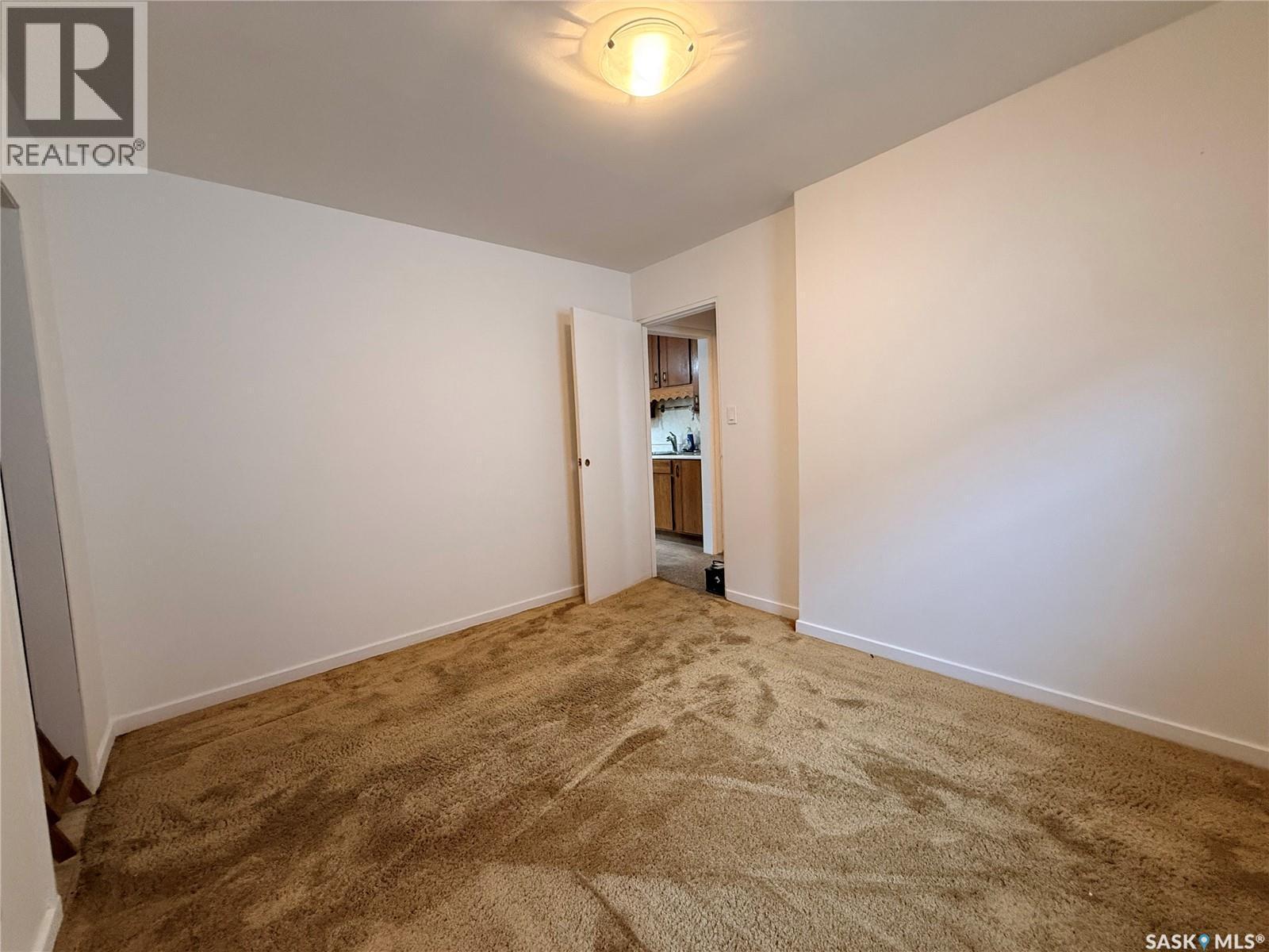 392 9Th Avenue Nw, Swift Current, SK - Indoor Photo Showing Other Room