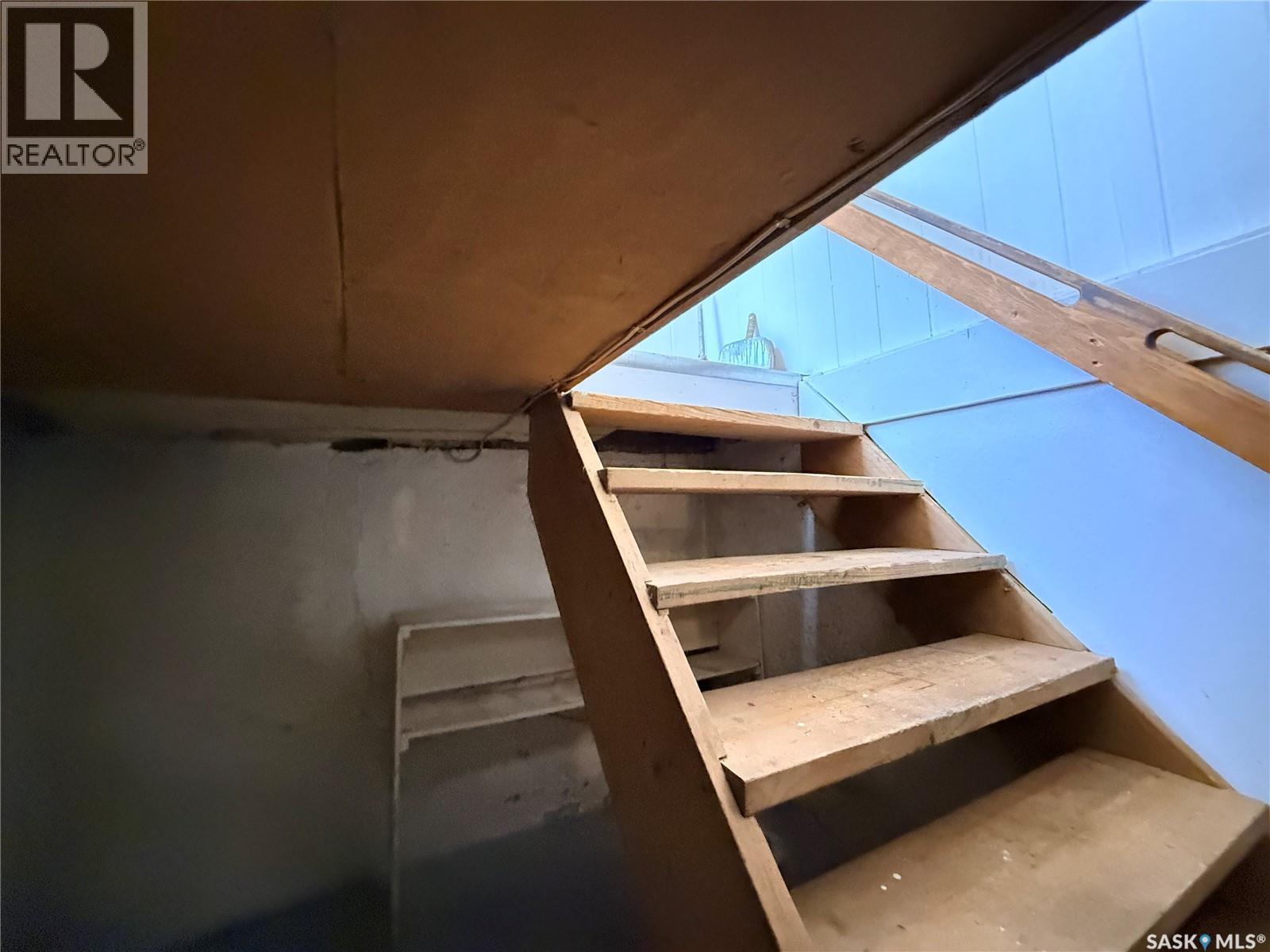 392 9Th Avenue Nw, Swift Current, SK - Indoor Photo Showing Other Room