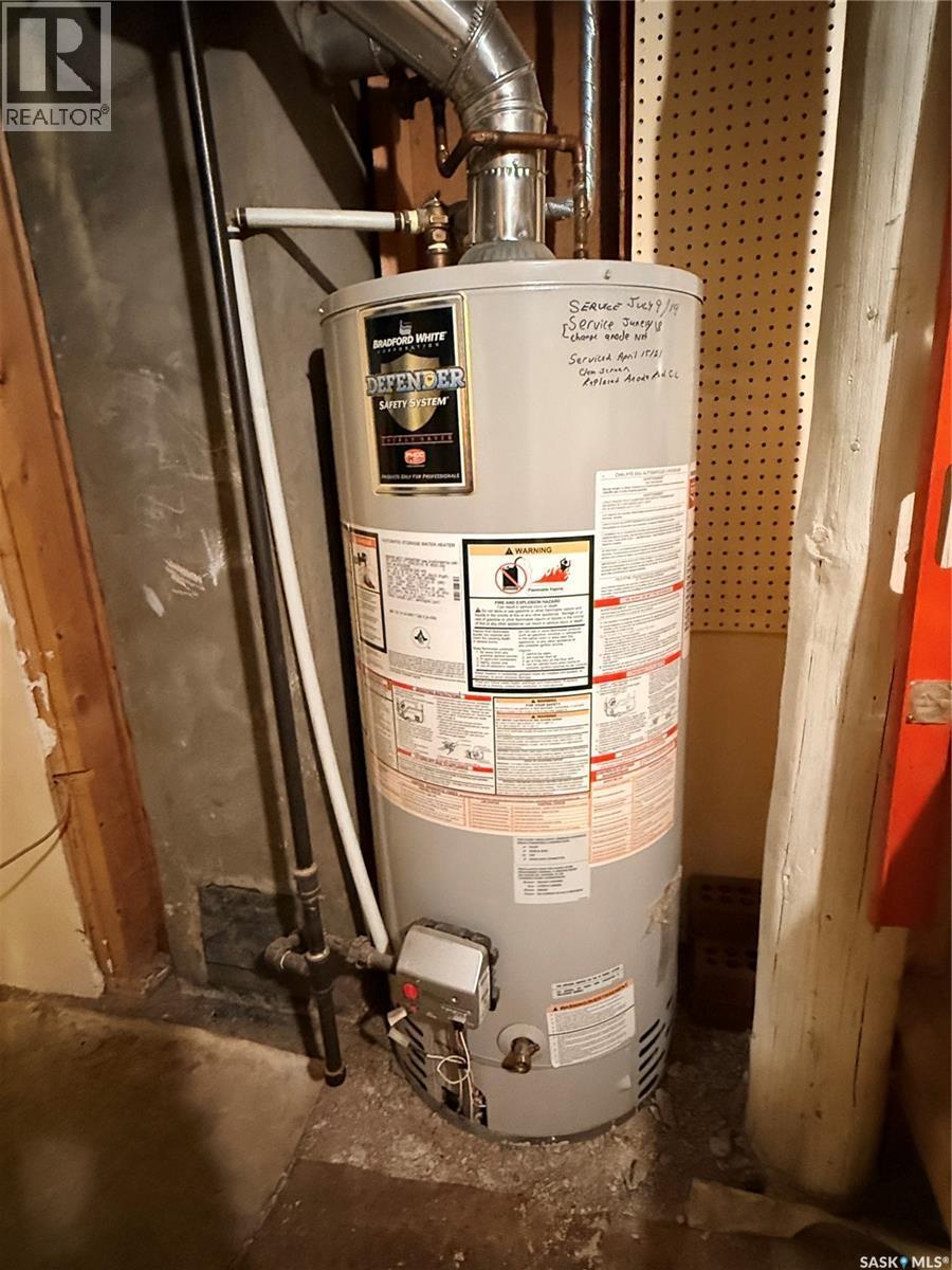 392 9Th Avenue Nw, Swift Current, SK - Indoor Photo Showing Basement