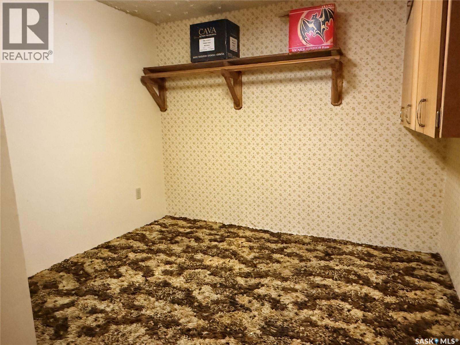 392 9Th Avenue Nw, Swift Current, SK - Indoor Photo Showing Other Room