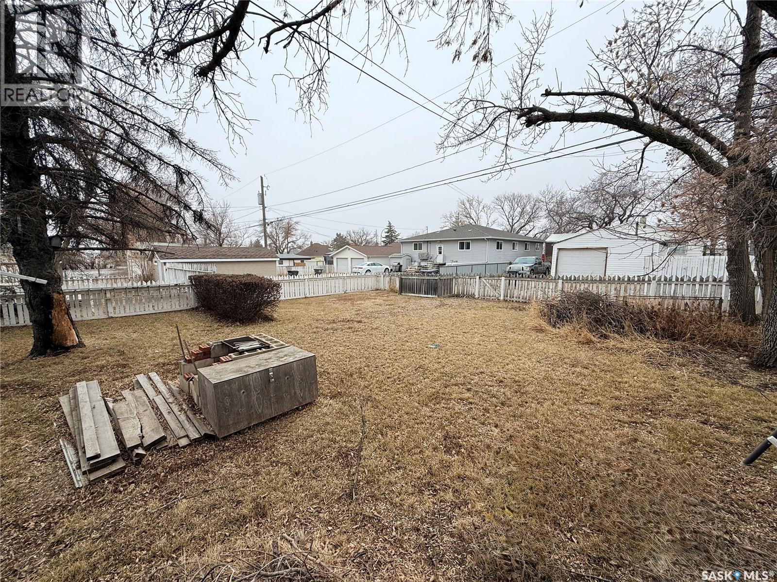 392 9Th Avenue Nw, Swift Current, SK - Outdoor
