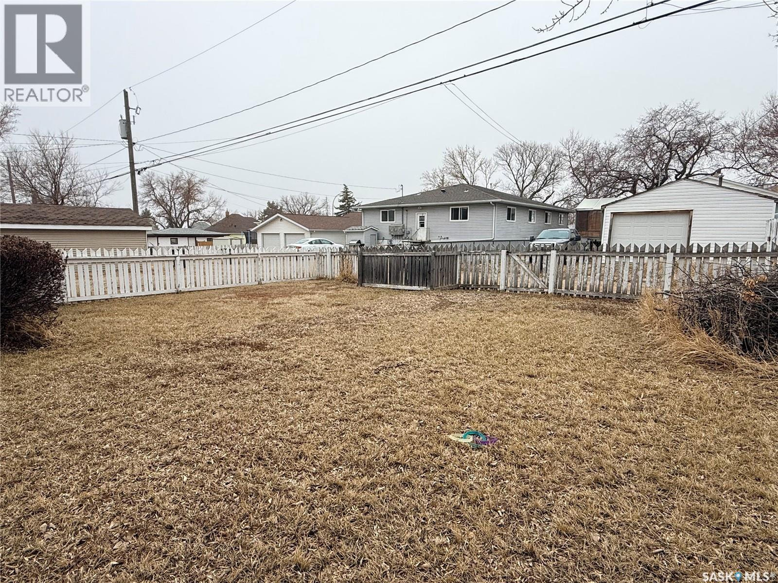 392 9Th Avenue Nw, Swift Current, SK - Outdoor