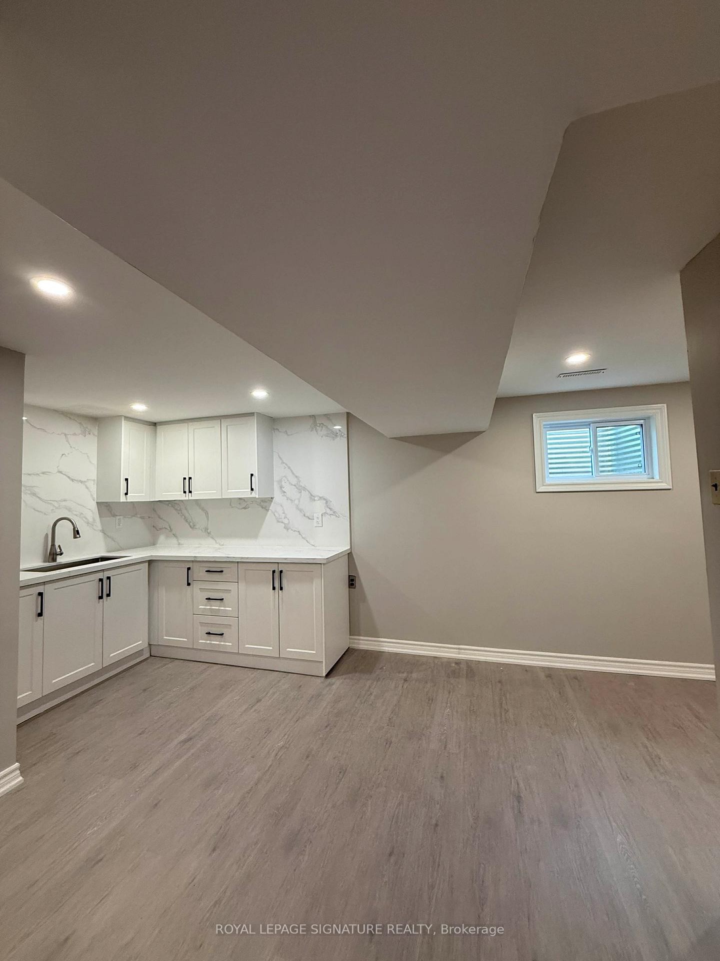 4327 Burnaby Court, Mississauga, ON - Indoor
