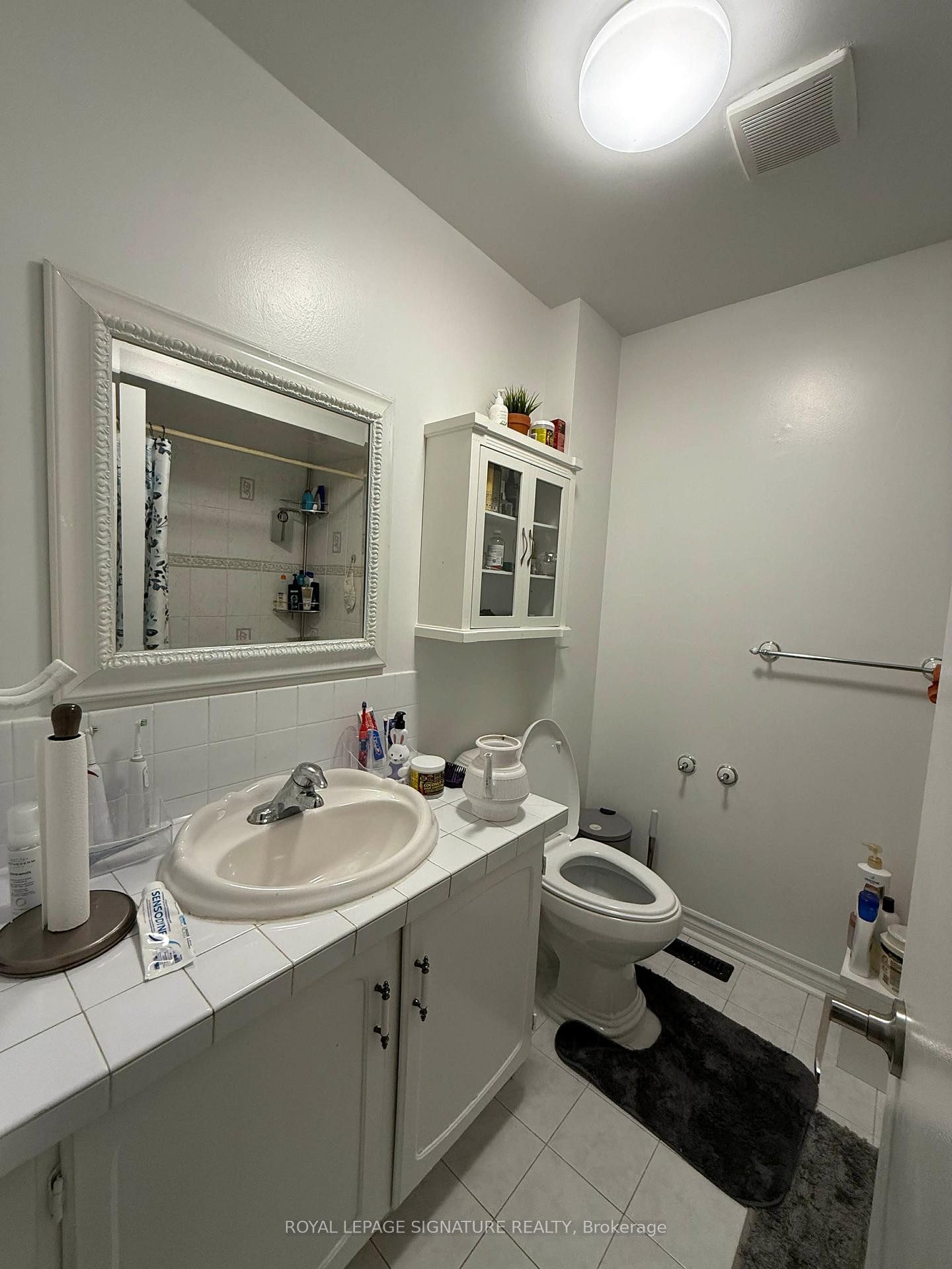 4327 Burnaby Court, Mississauga, ON - Indoor Photo Showing Bathroom