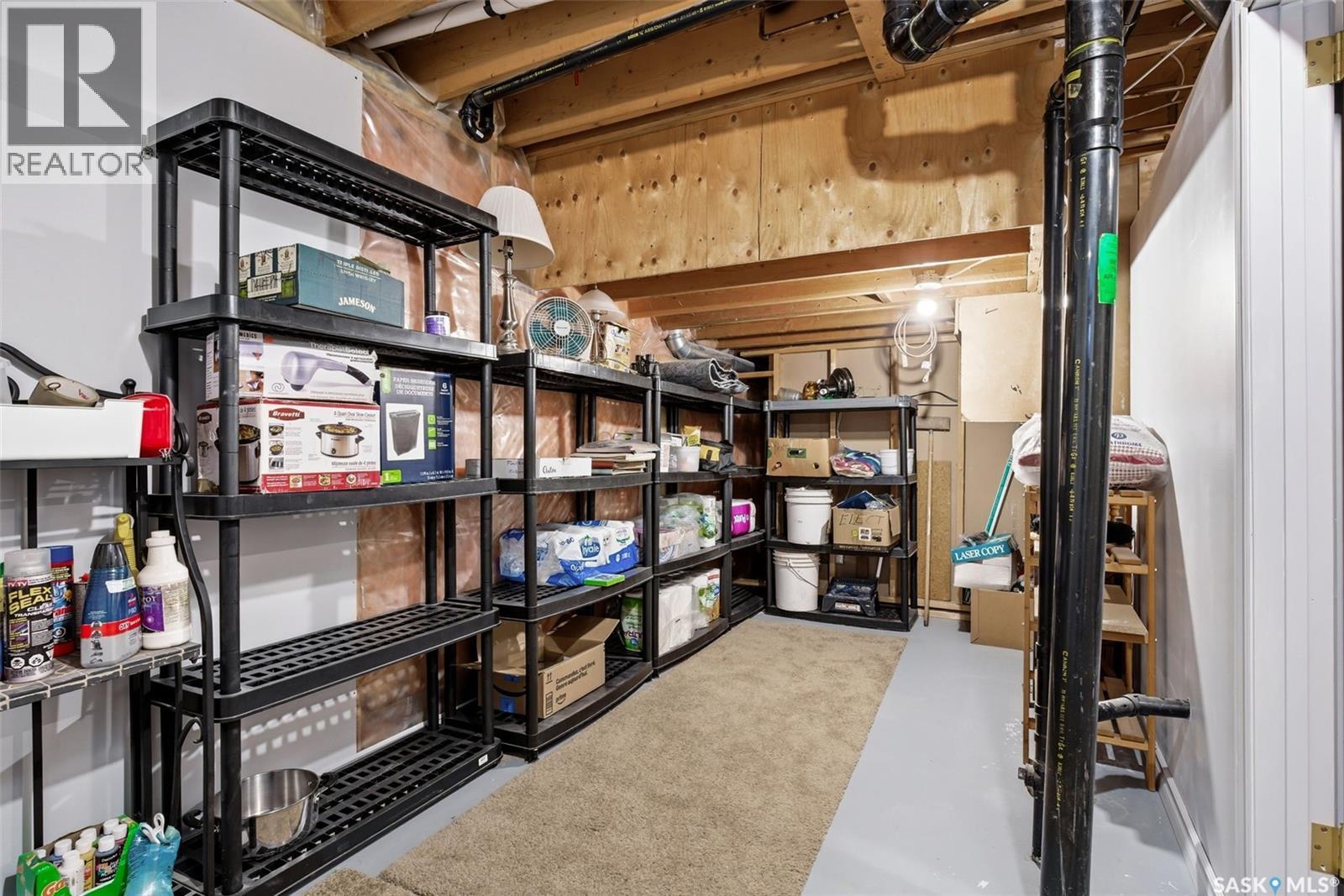 7322 Cribbs Bay, Regina, SK - Indoor