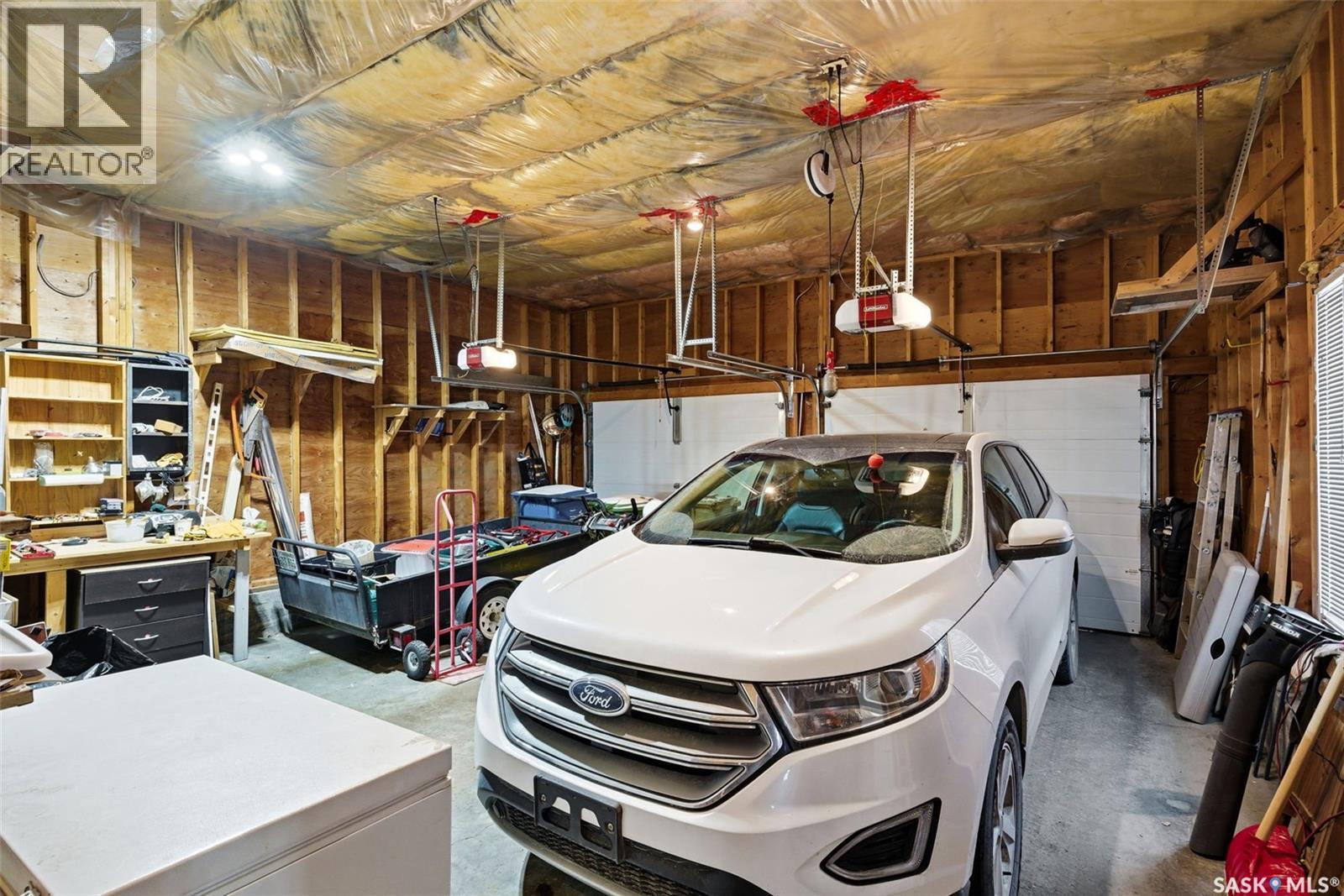 7322 Cribbs Bay, Regina, SK - Indoor