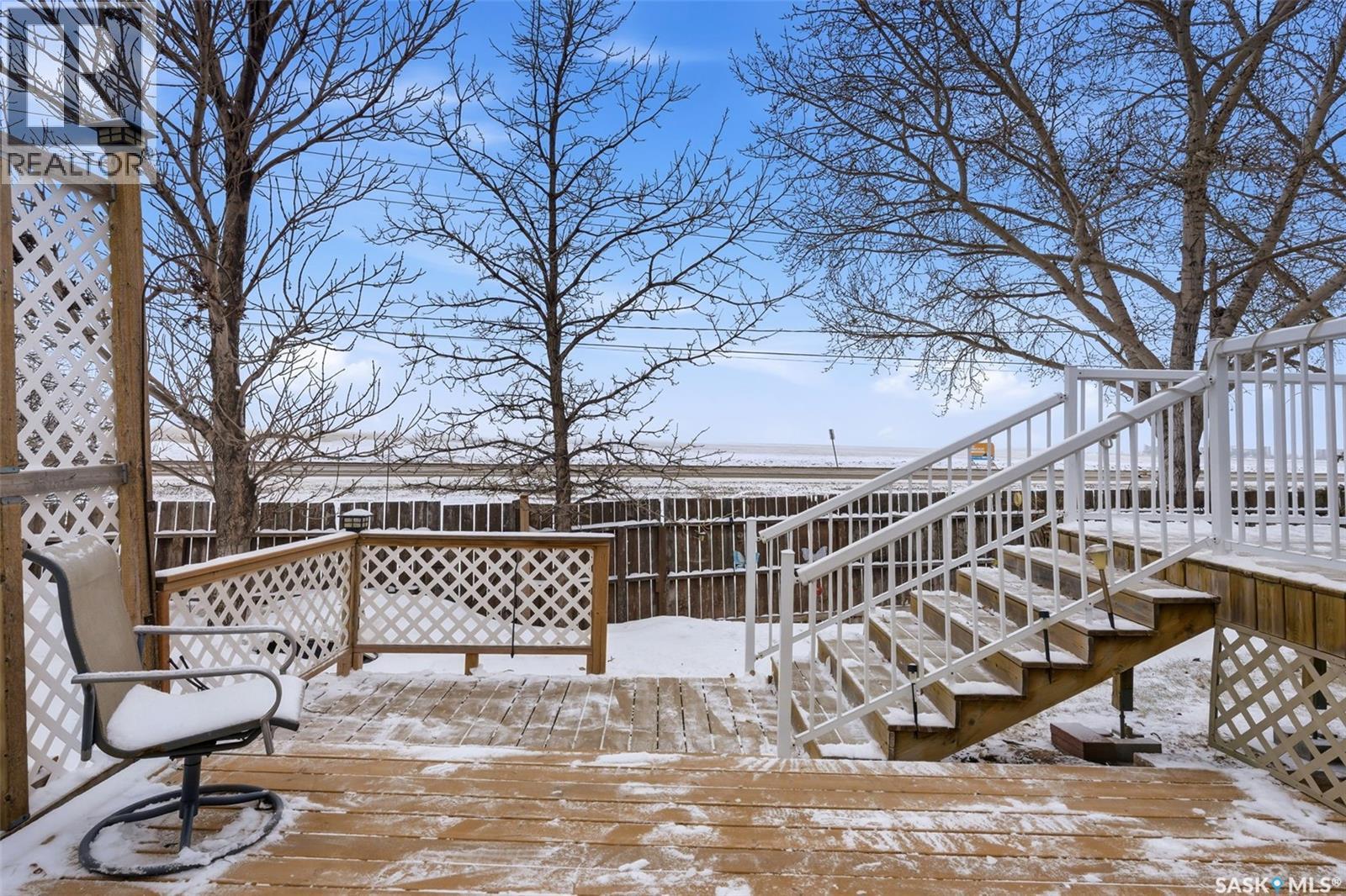 7322 Cribbs Bay, Regina, SK - Outdoor With Deck Patio Veranda