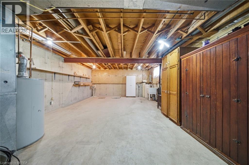 Unfinished basement with a sink - 7 Forest Drive, Paris, ON - Indoor Photo Showing Basement