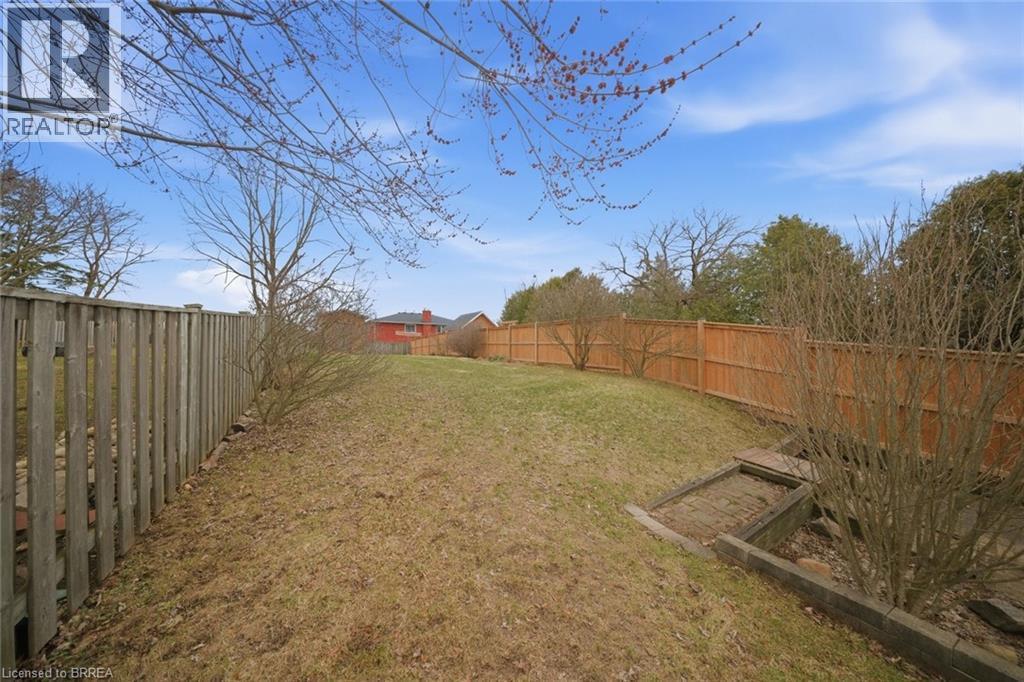 View of fenced backyard - 7 Forest Drive, Paris, ON - Outdoor