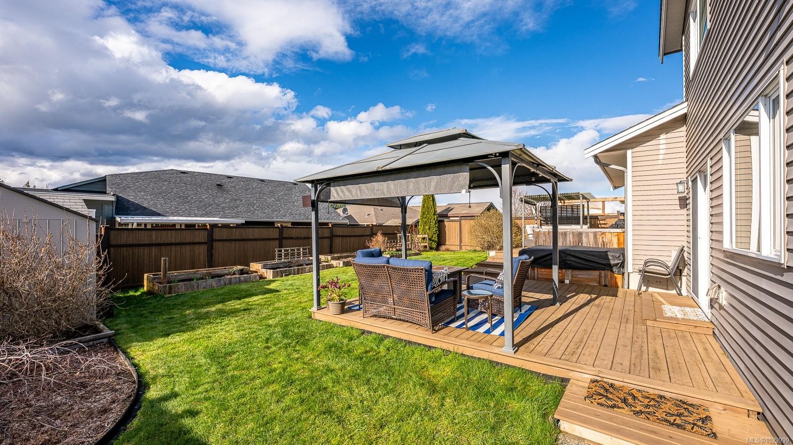 560 Spitfire Dr, Comox, BC