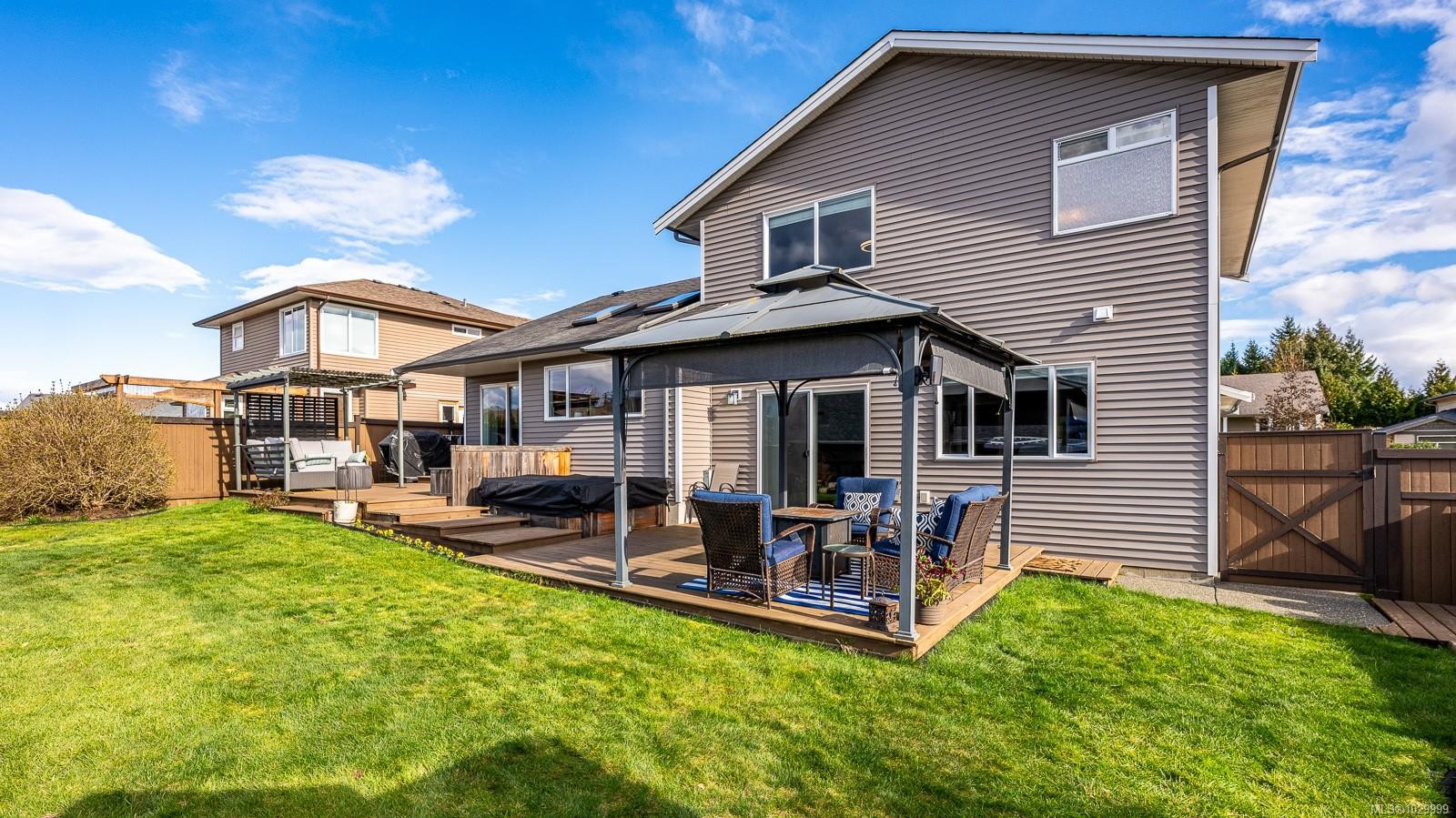 560 Spitfire Dr, Comox, BC