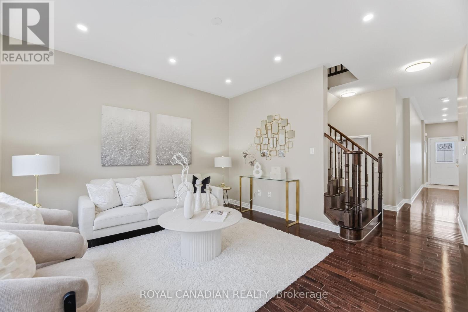 83 Mander Place, Milton, ON - Indoor Photo Showing Living Room