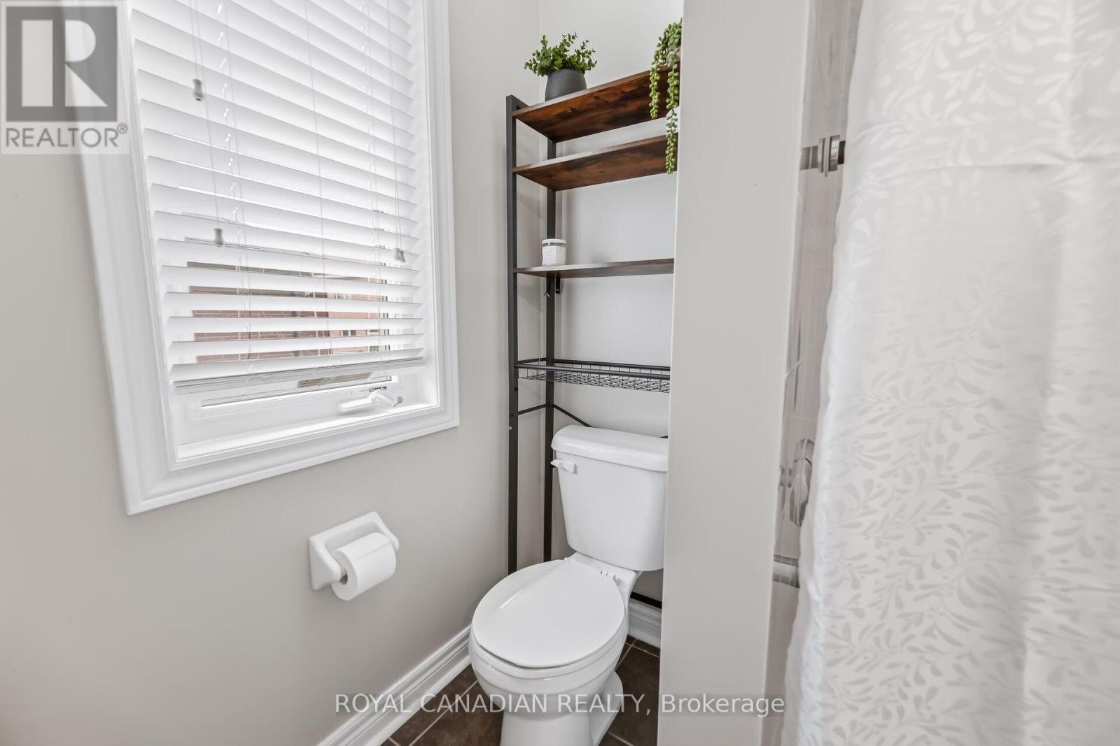 83 Mander Place, Milton, ON - Indoor Photo Showing Bathroom