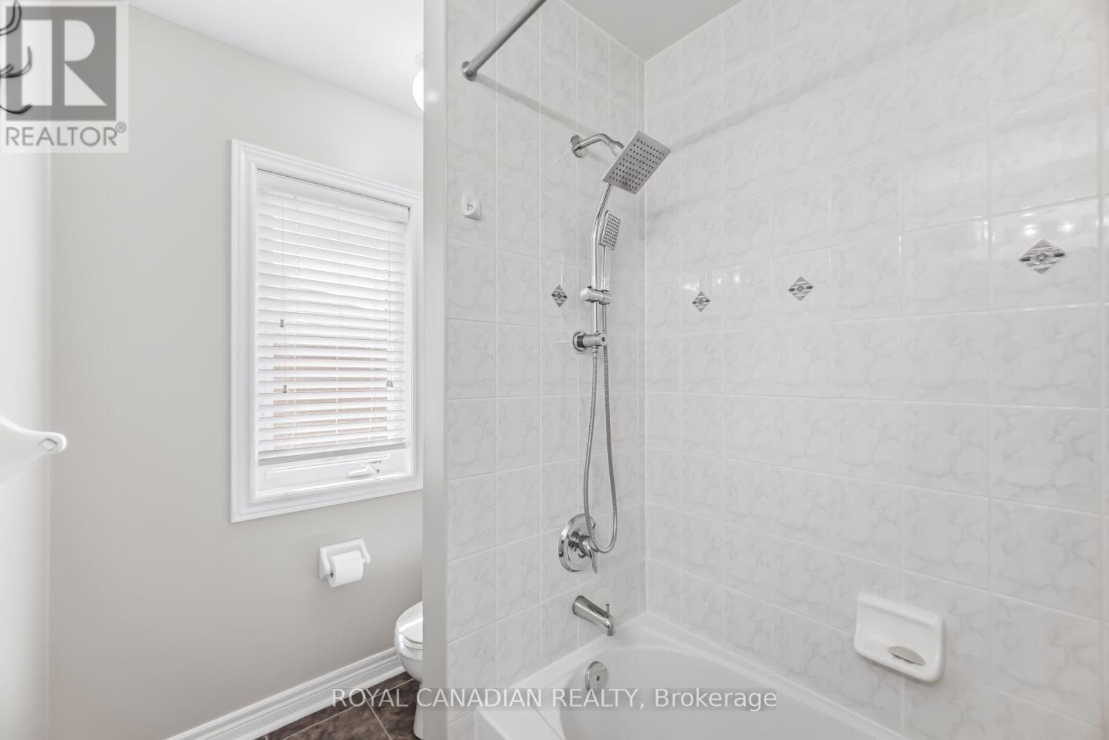 83 Mander Place, Milton, ON - Indoor Photo Showing Bathroom