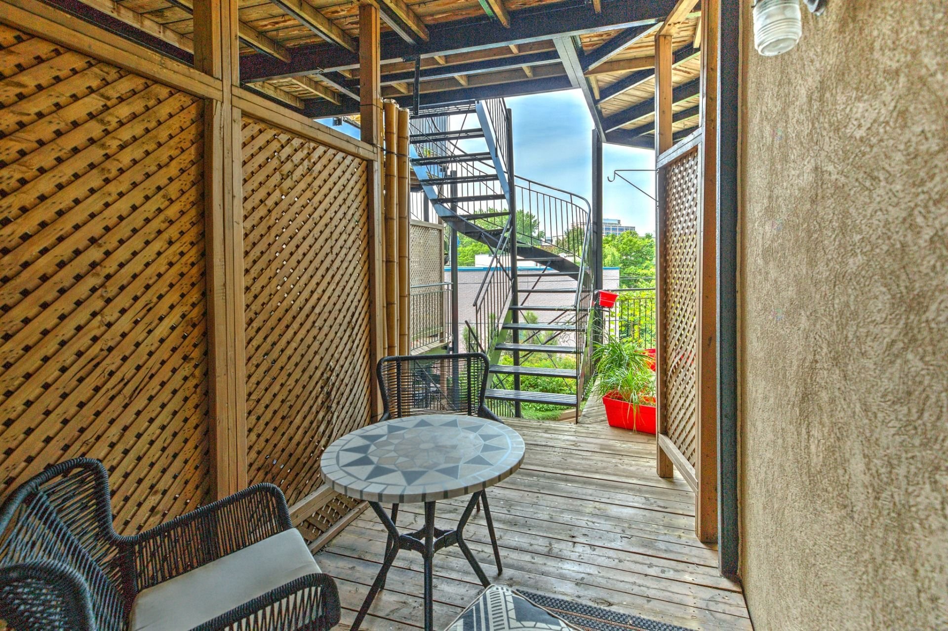 Terrasse - 201-6500 Av. De L'Esplanade, Montréal (Rosemont/La Petite-Patrie), QC - With Exterior