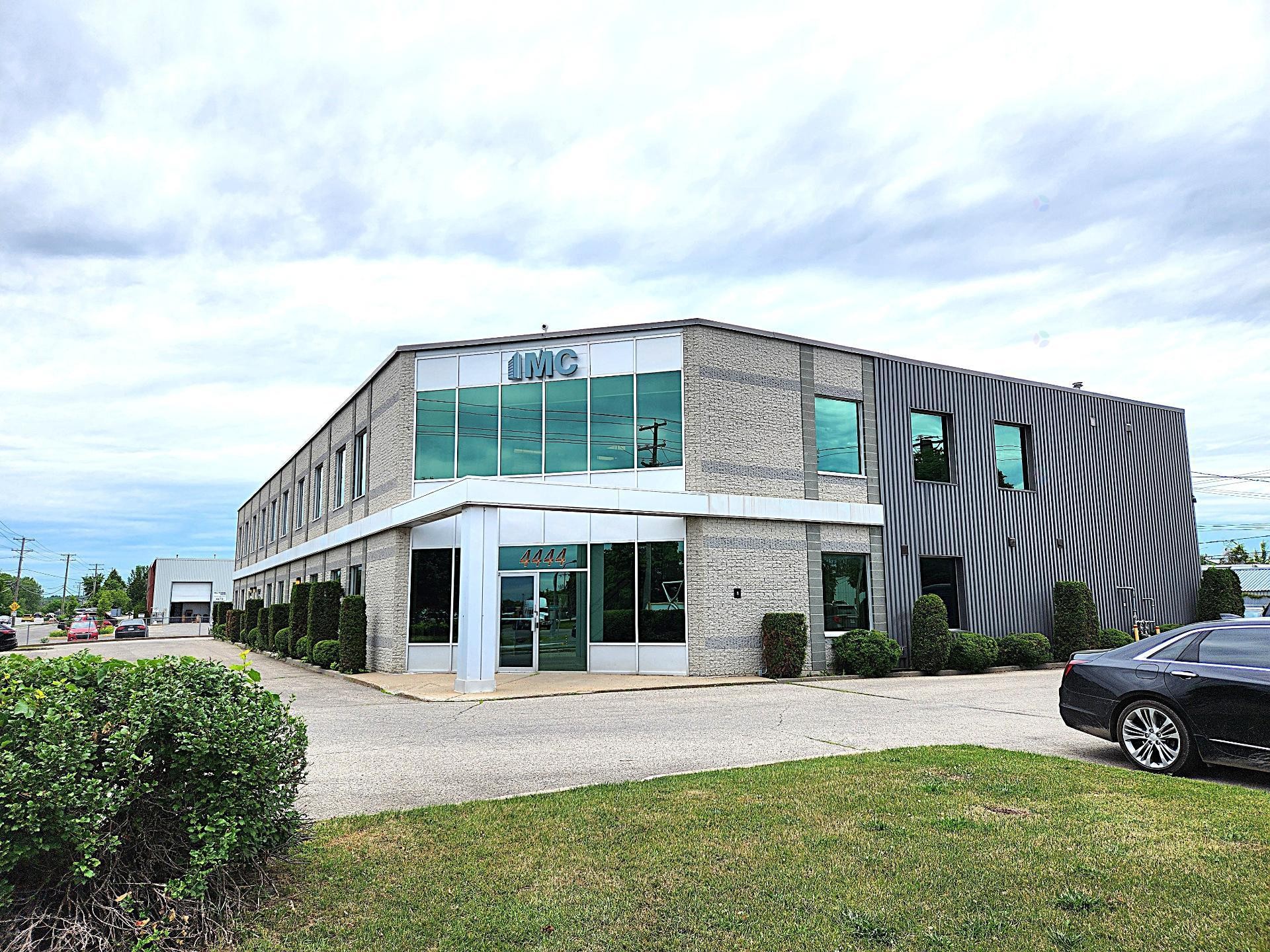 Front of Structure - 4444 Boul. De La Grande-Allée, Boisbriand, QC - Outdoor