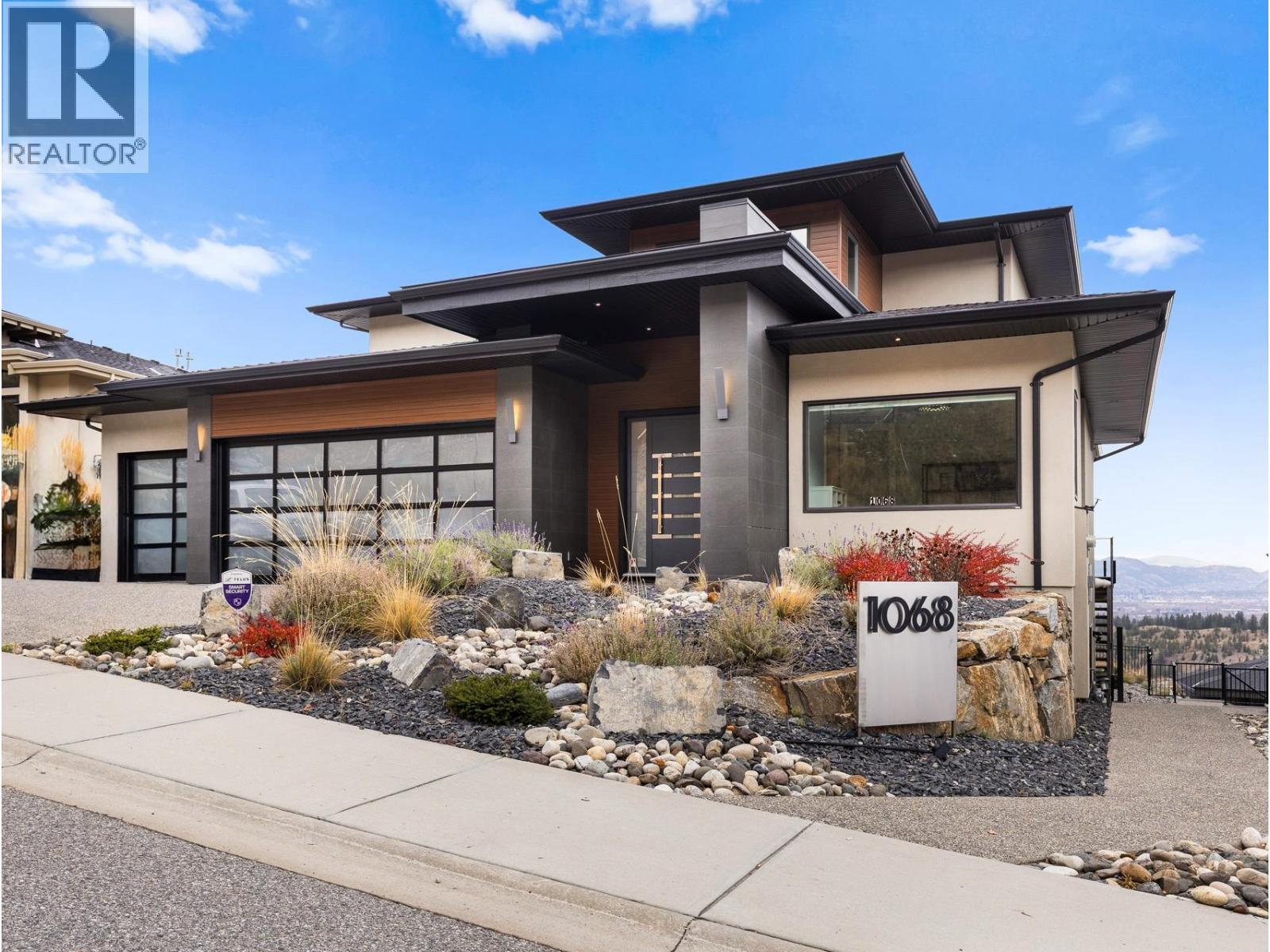 1068 Clarance Avenue, Kelowna, BC - Outdoor