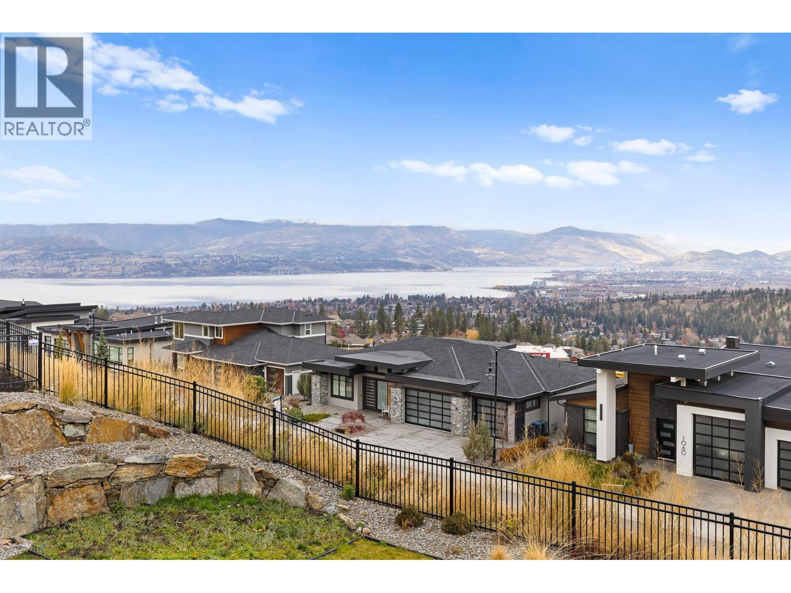1068 Clarance Avenue, Kelowna, BC - Outdoor
