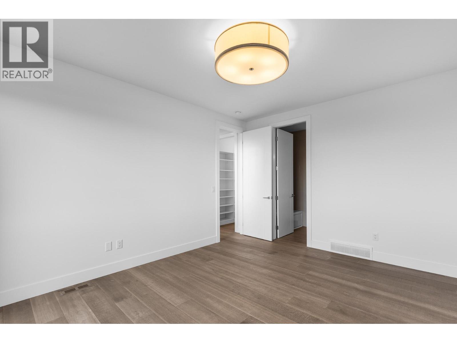 2ndfloor master - 1068 Clarance Avenue, Kelowna, BC - Indoor Photo Showing Other Room