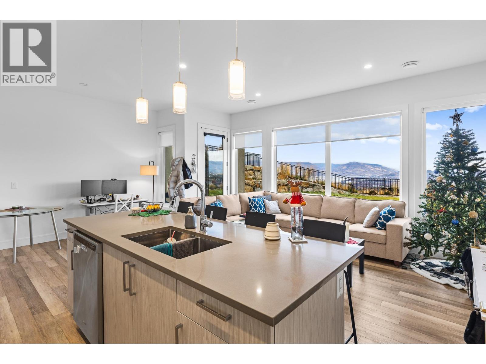 legal suite - 1068 Clarance Avenue, Kelowna, BC - Indoor Photo Showing Other Room