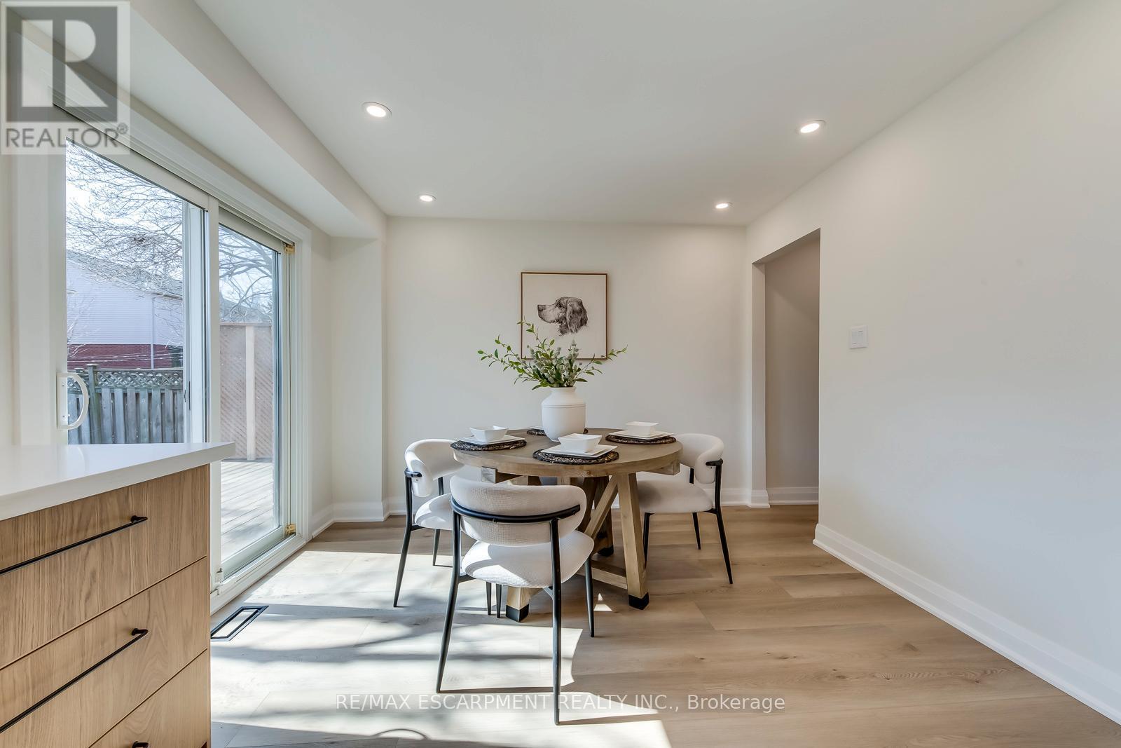 3184 Renton Road, Burlington, ON - Indoor Photo Showing Dining Room