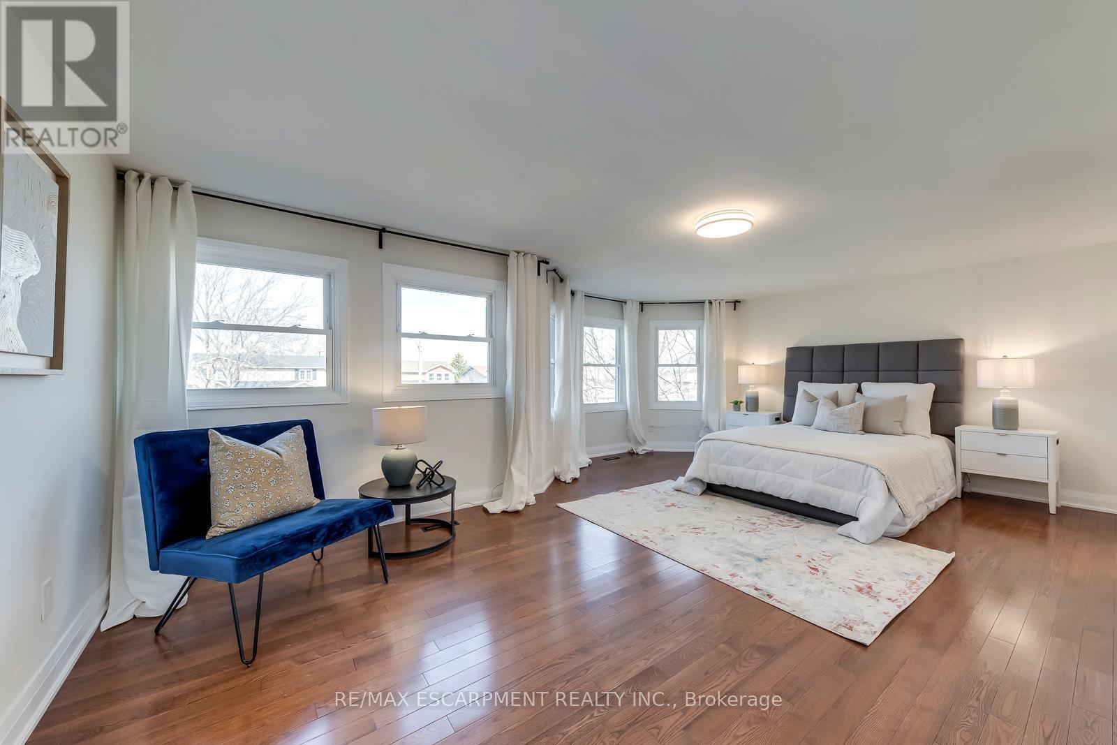 3184 Renton Road, Burlington, ON - Indoor Photo Showing Bedroom