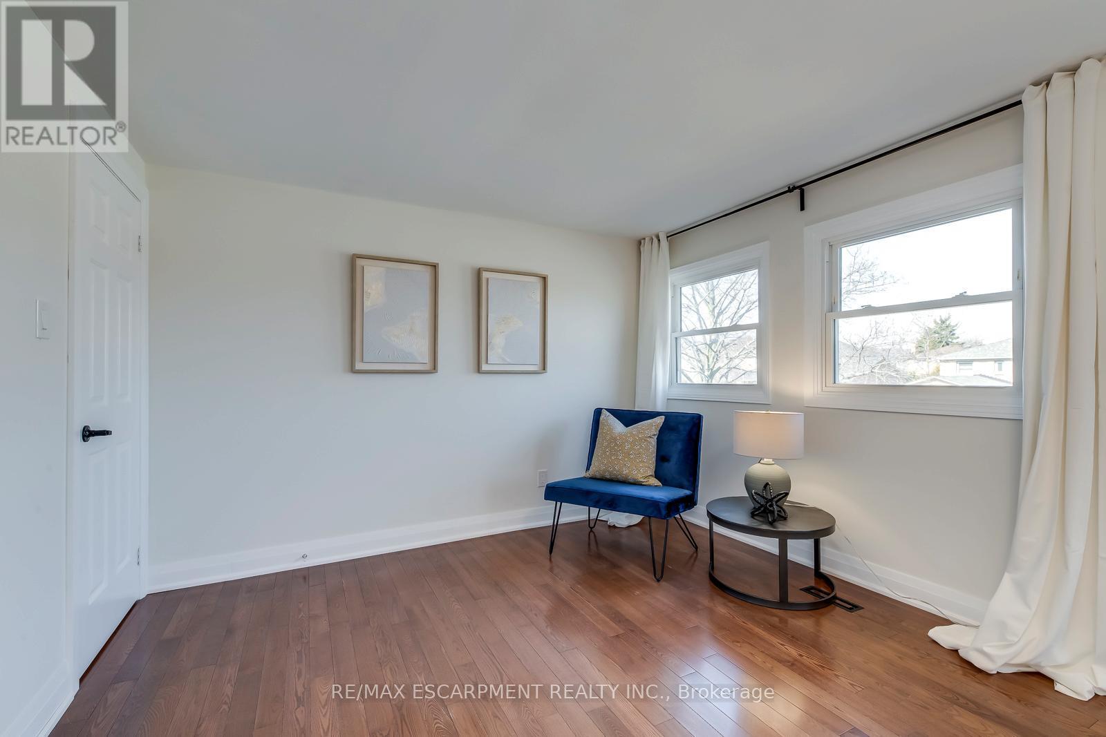 3184 Renton Road, Burlington, ON - Indoor