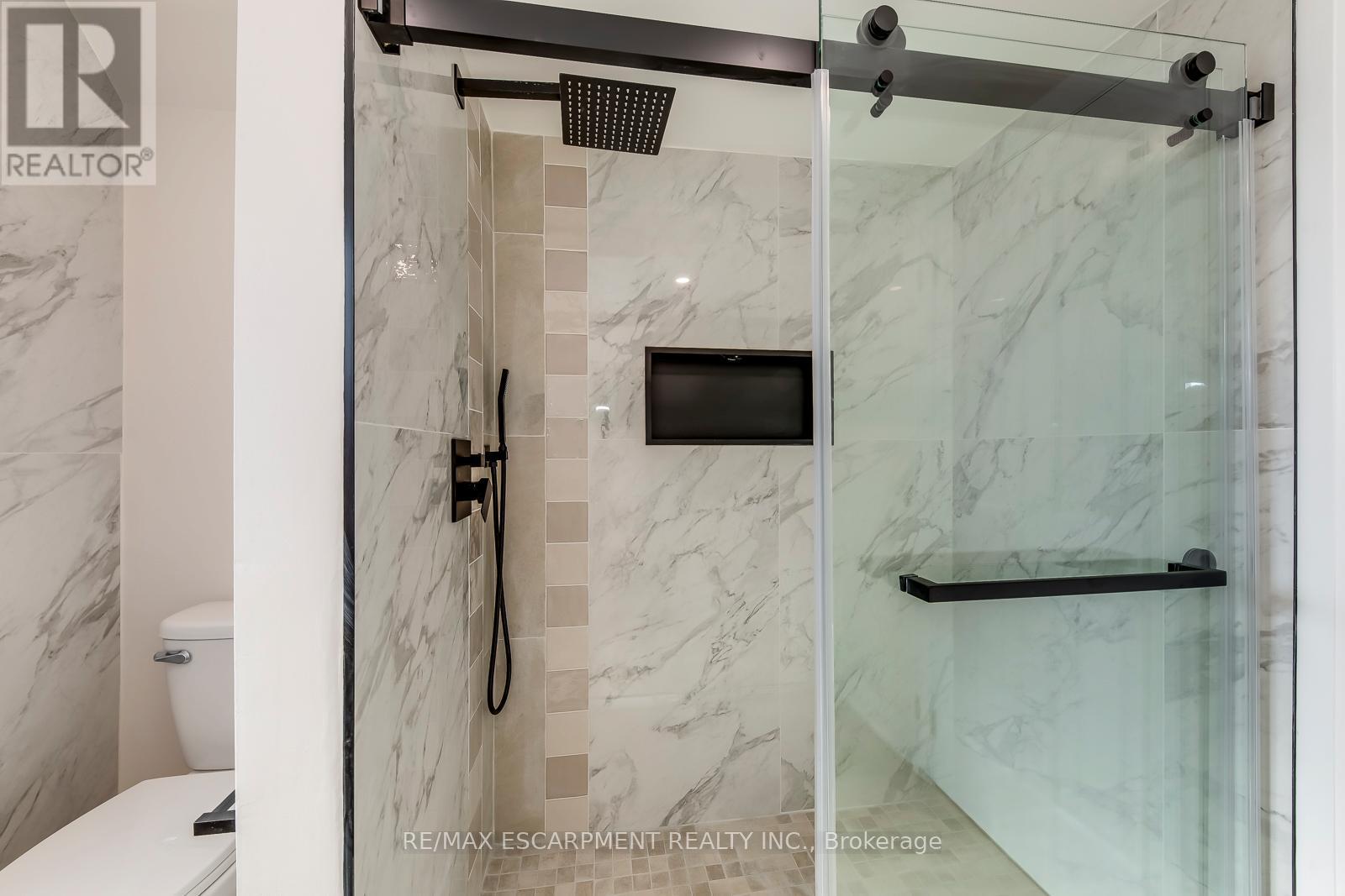 3184 Renton Road, Burlington, ON - Indoor Photo Showing Bathroom