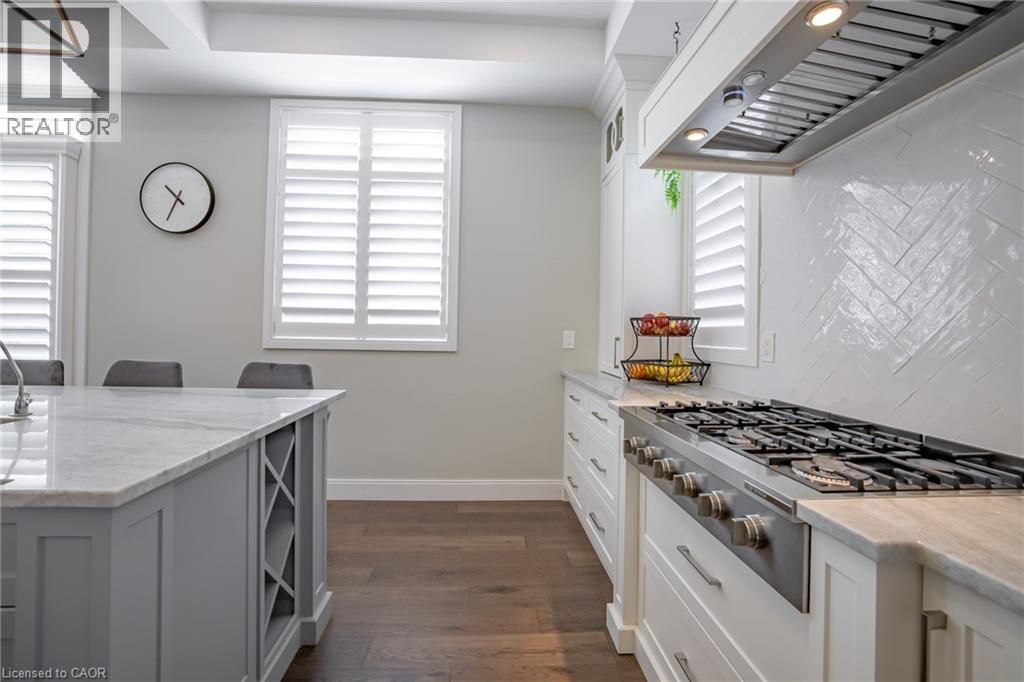 4 Lockman Drive, Ancaster, ON - Indoor Photo Showing Kitchen